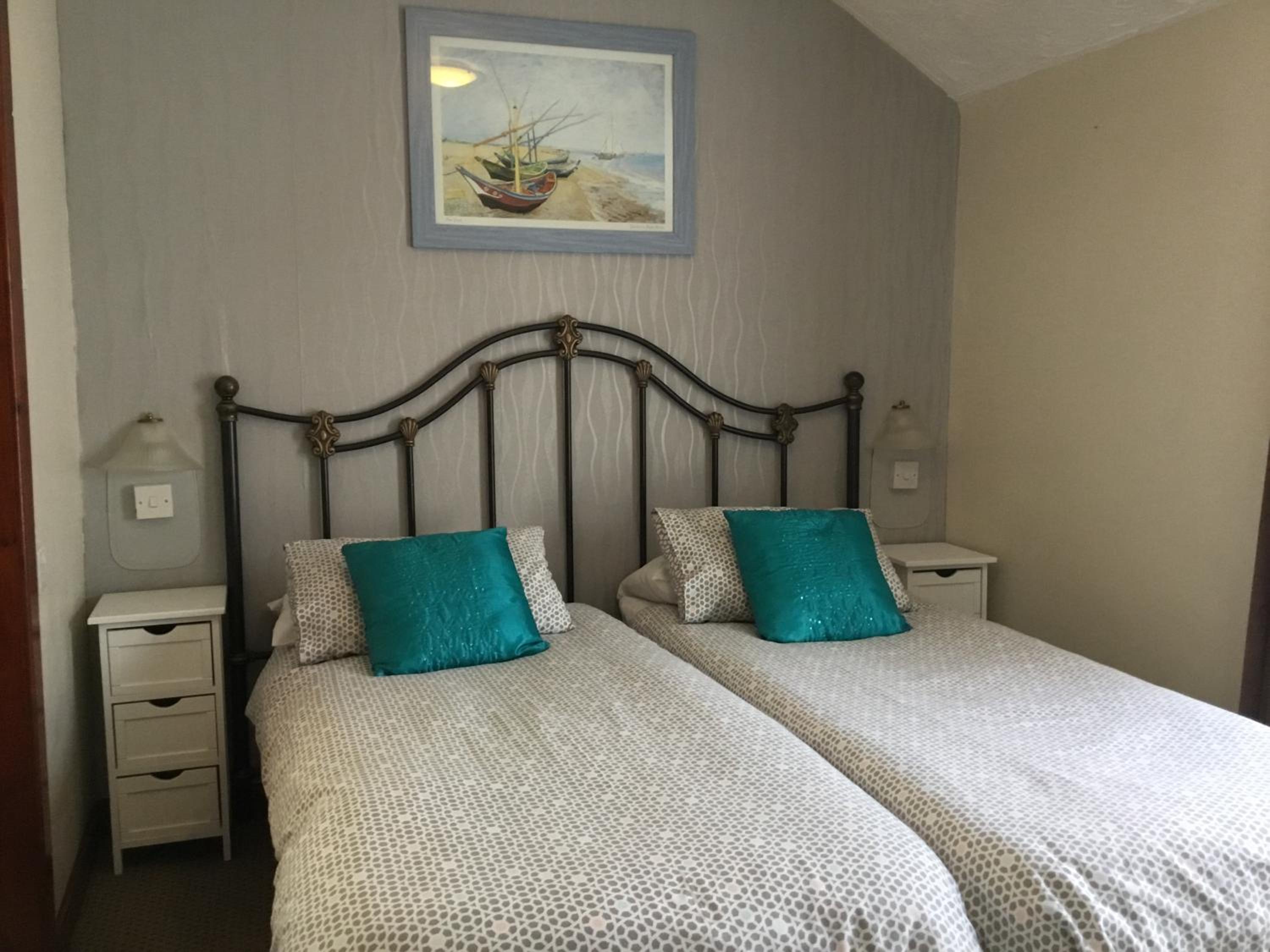Kirkstall Guest House 2