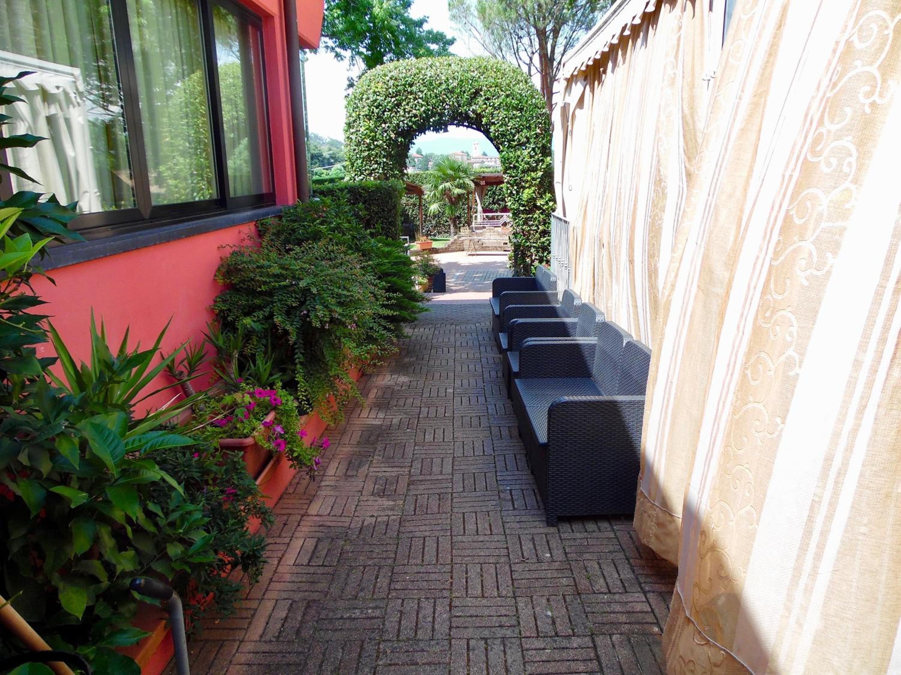 Photo 42