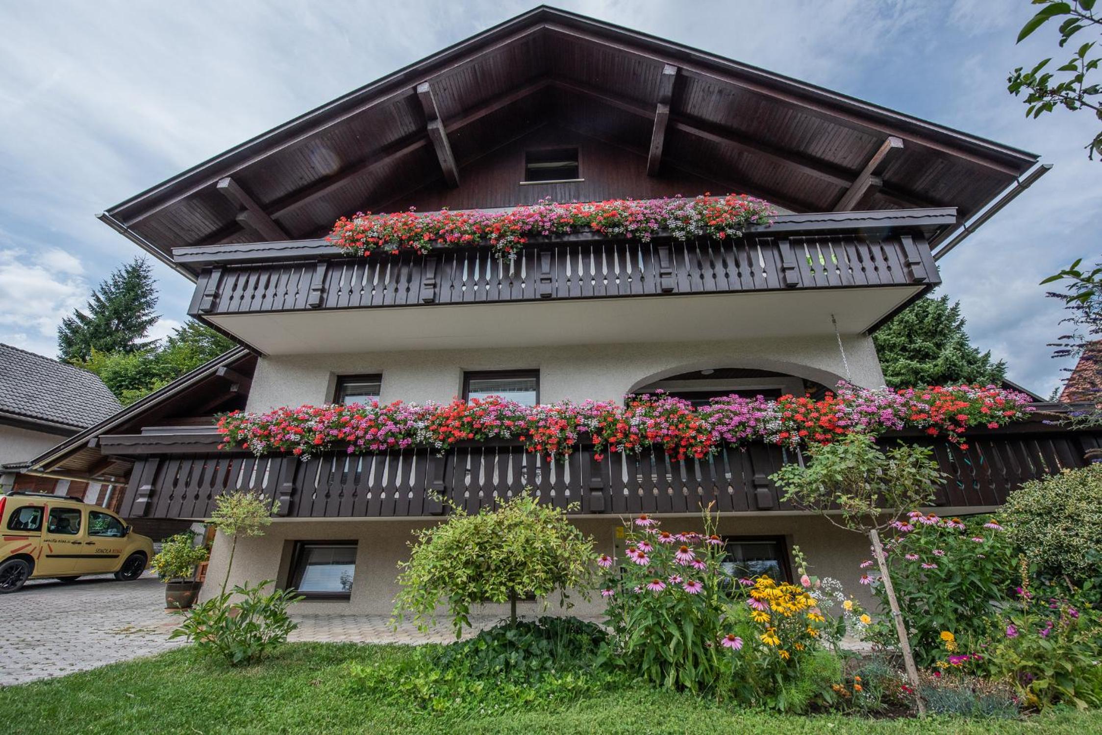 Apartments Artemida view 2