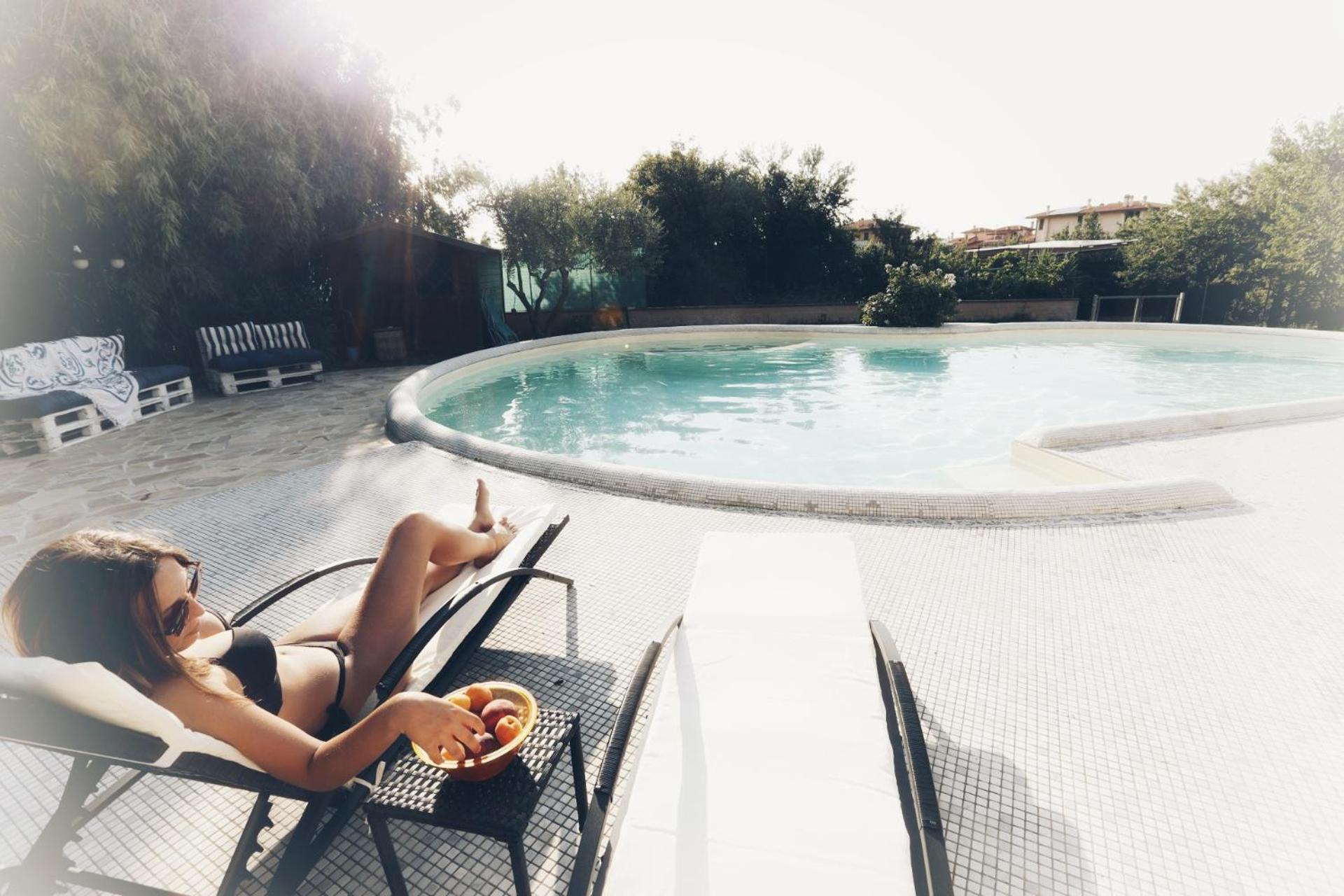 casa vacanza con piscina grande e idromassaggio jacuzzi