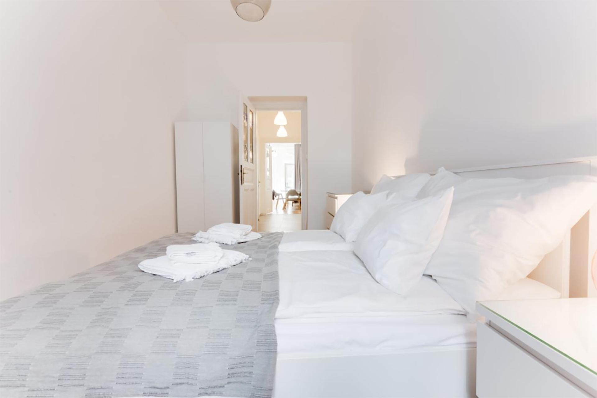 The Dancing House Residence, Two Bedroom Apartment with Balcony near river!
