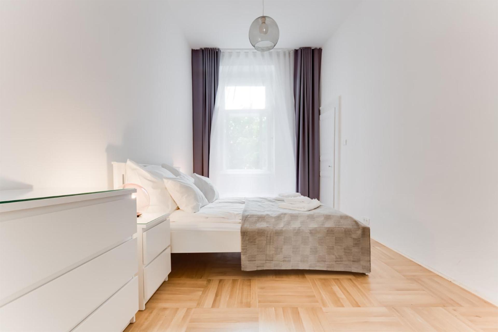 The Dancing House Residence, Two Bedroom Apartment with Balcony near river!