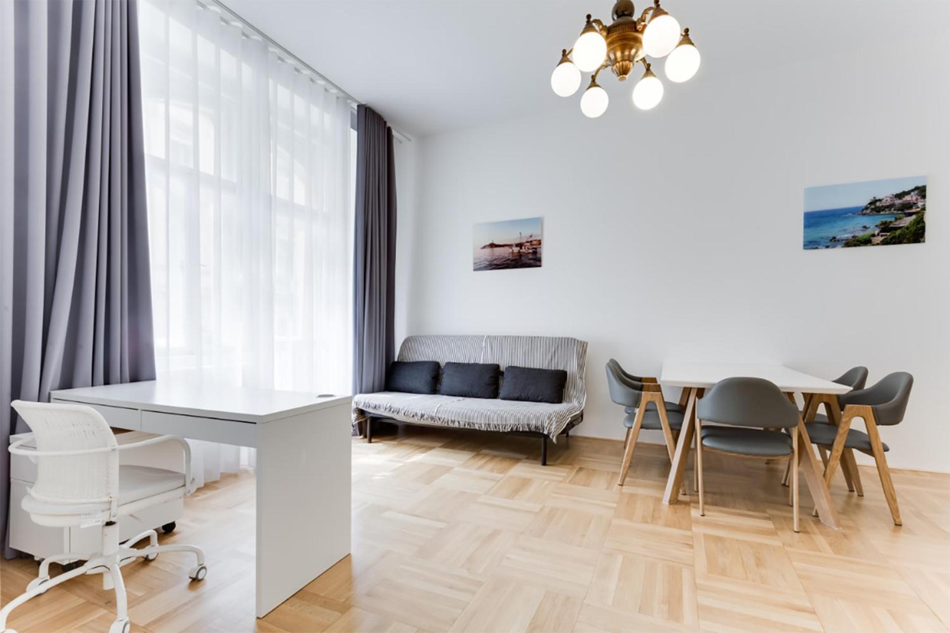 The Dancing House Residence, Two Bedroom Apartment with Balcony near river!