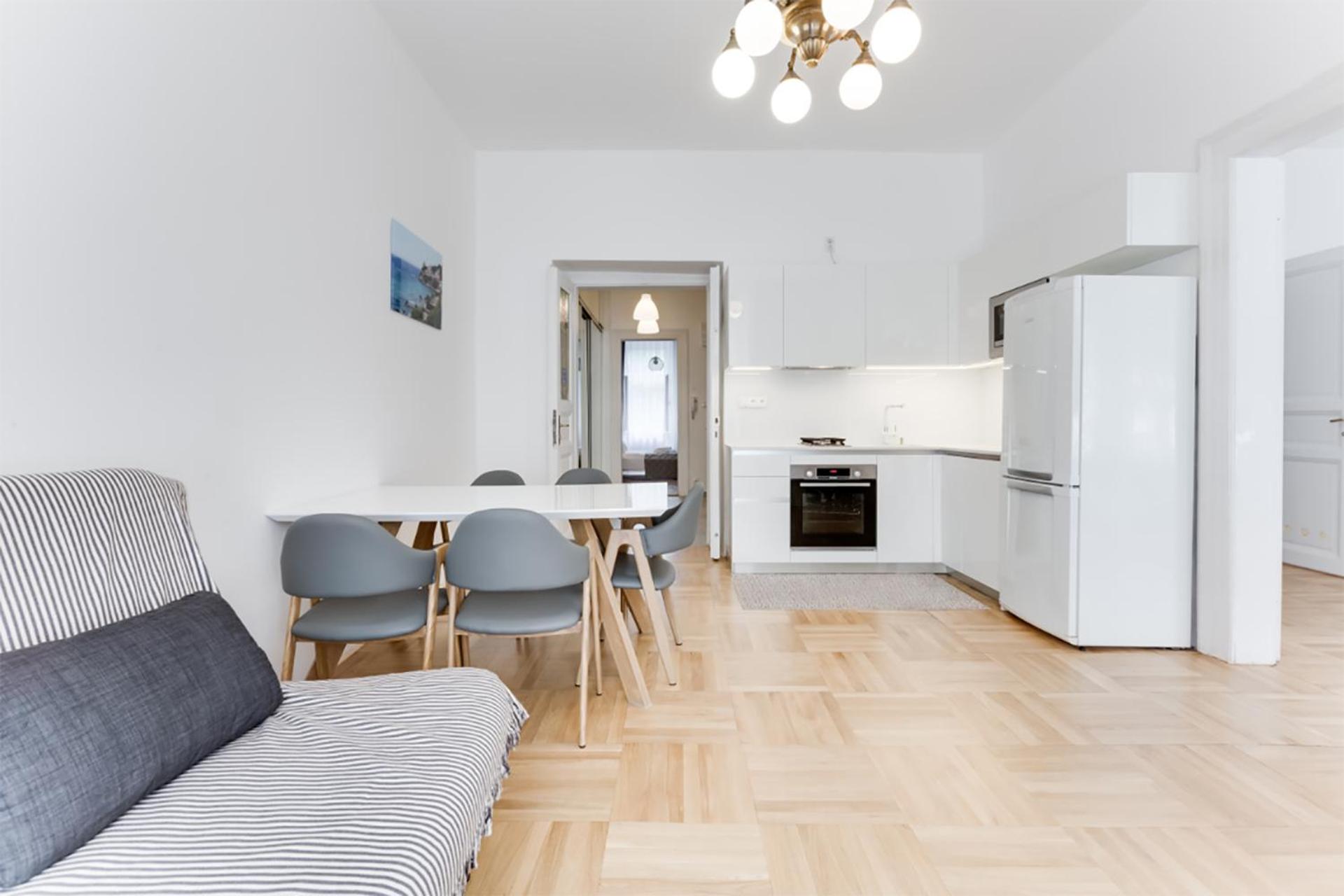 The Dancing House Residence, Two Bedroom Apartment with Balcony near river!