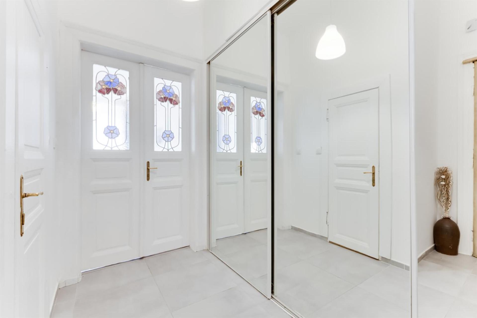 The Dancing House Residence, Two Bedroom Apartment with Balcony near river!