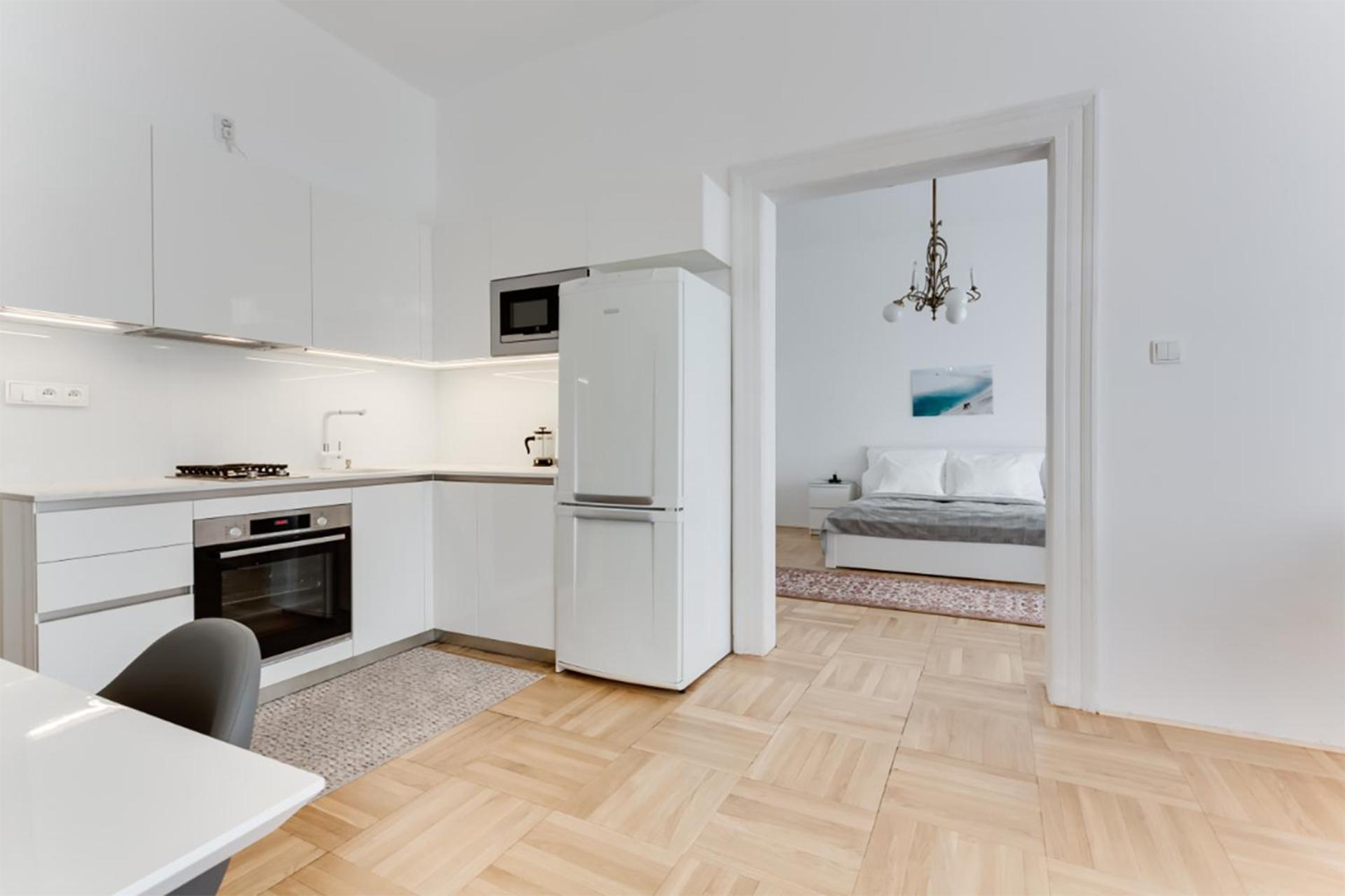 The Dancing House Residence, Two Bedroom Apartment with Balcony near river!