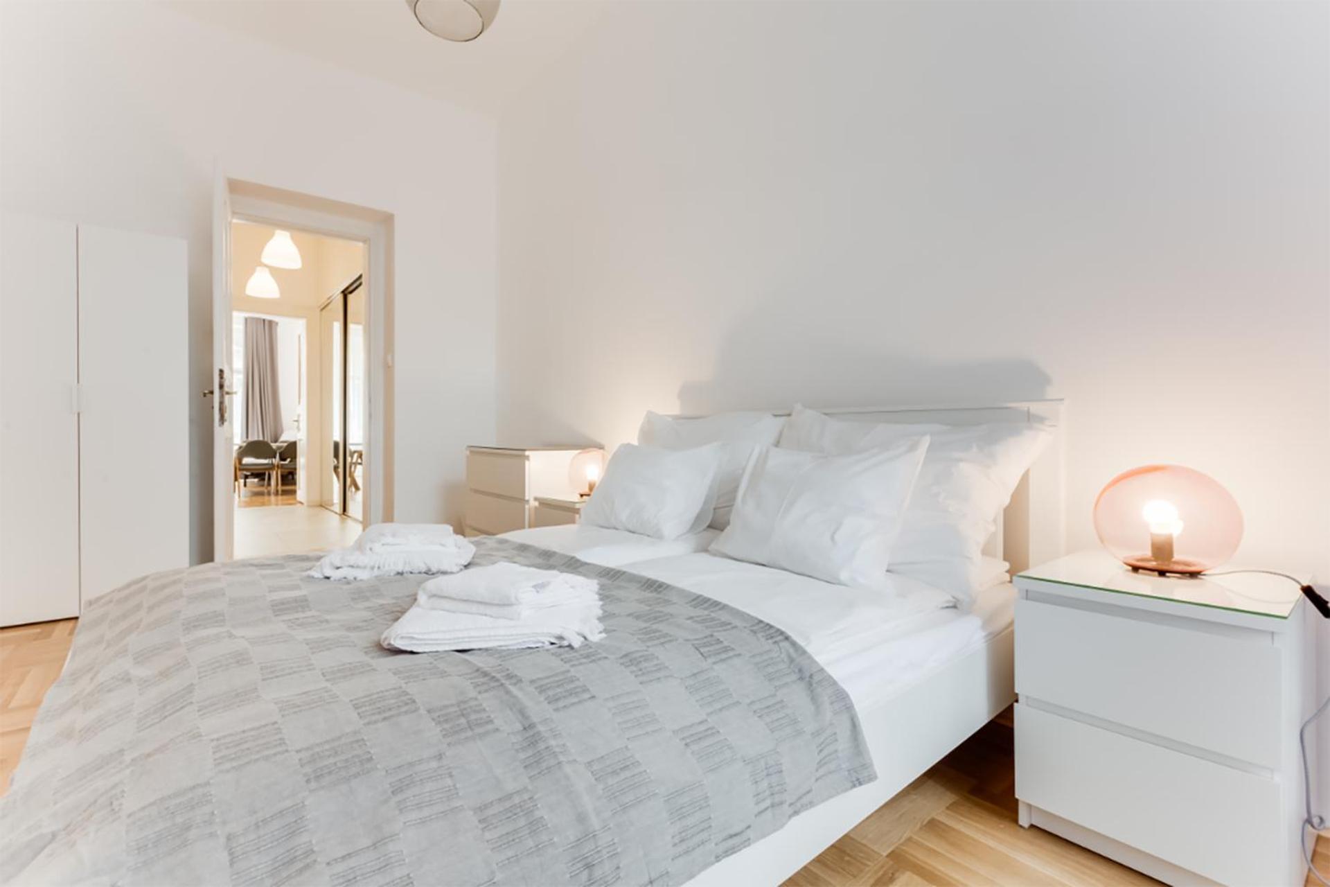 The Dancing House Residence, Two Bedroom Apartment with Balcony near river!