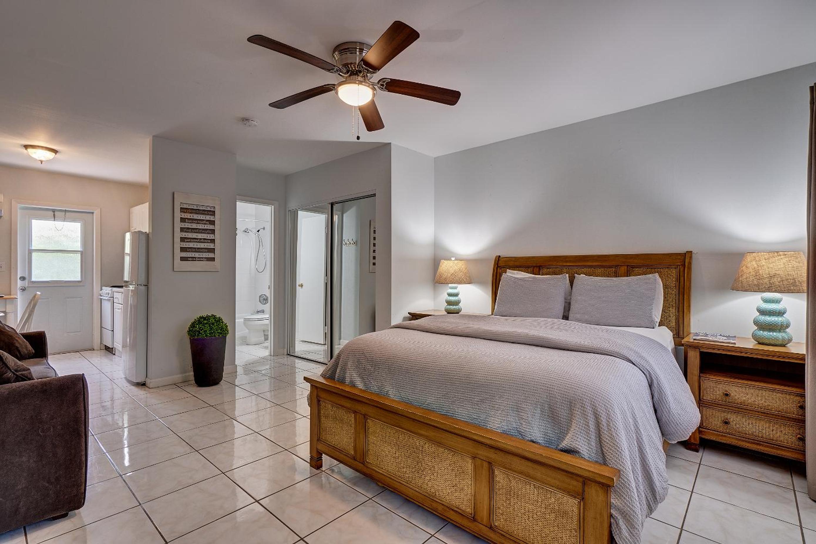 4145 By The Sea Inn & Suites