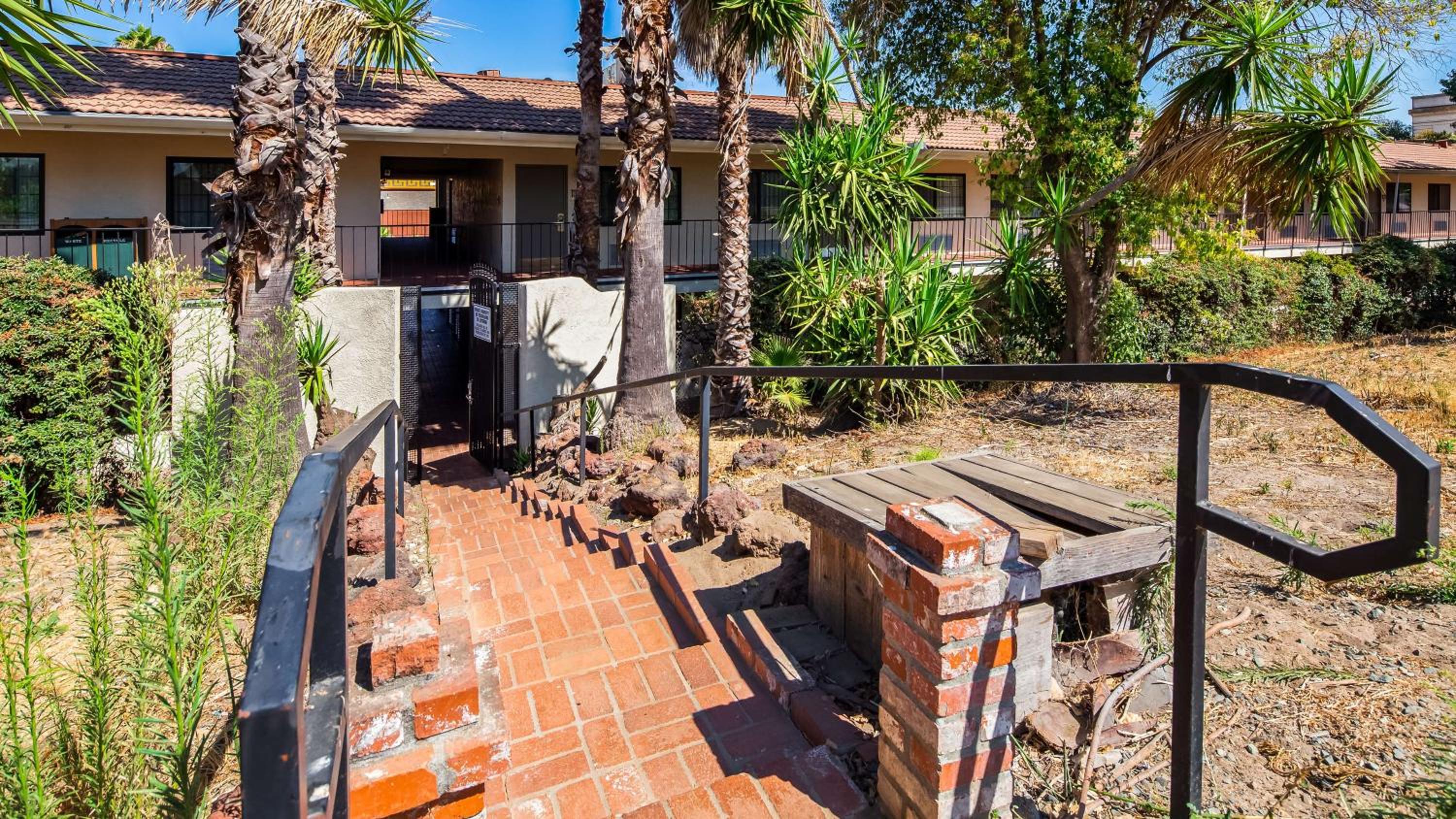 Hotel Best Western Sandman Hotel - Image 1