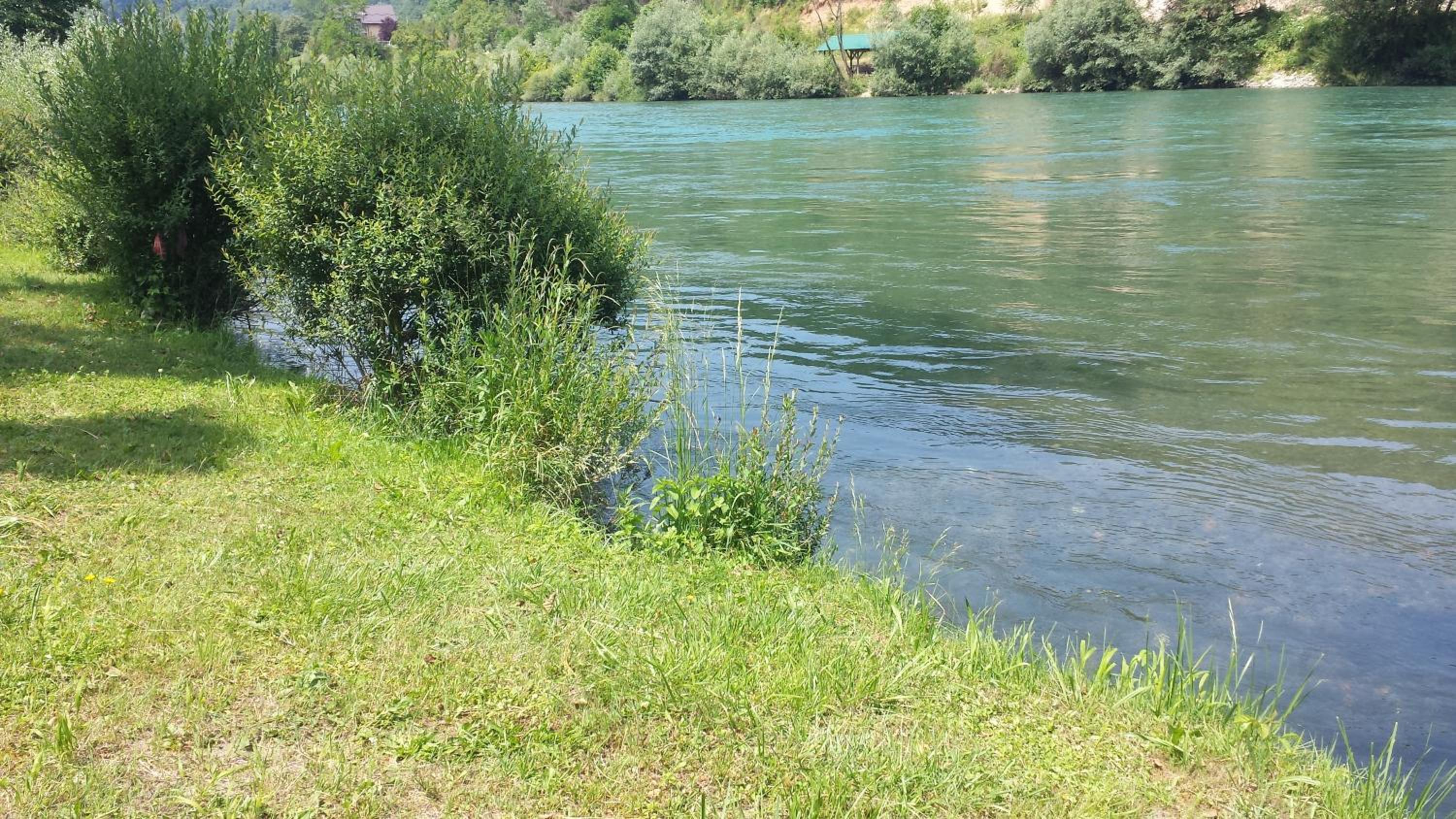 Vikendica pored Drine Foča