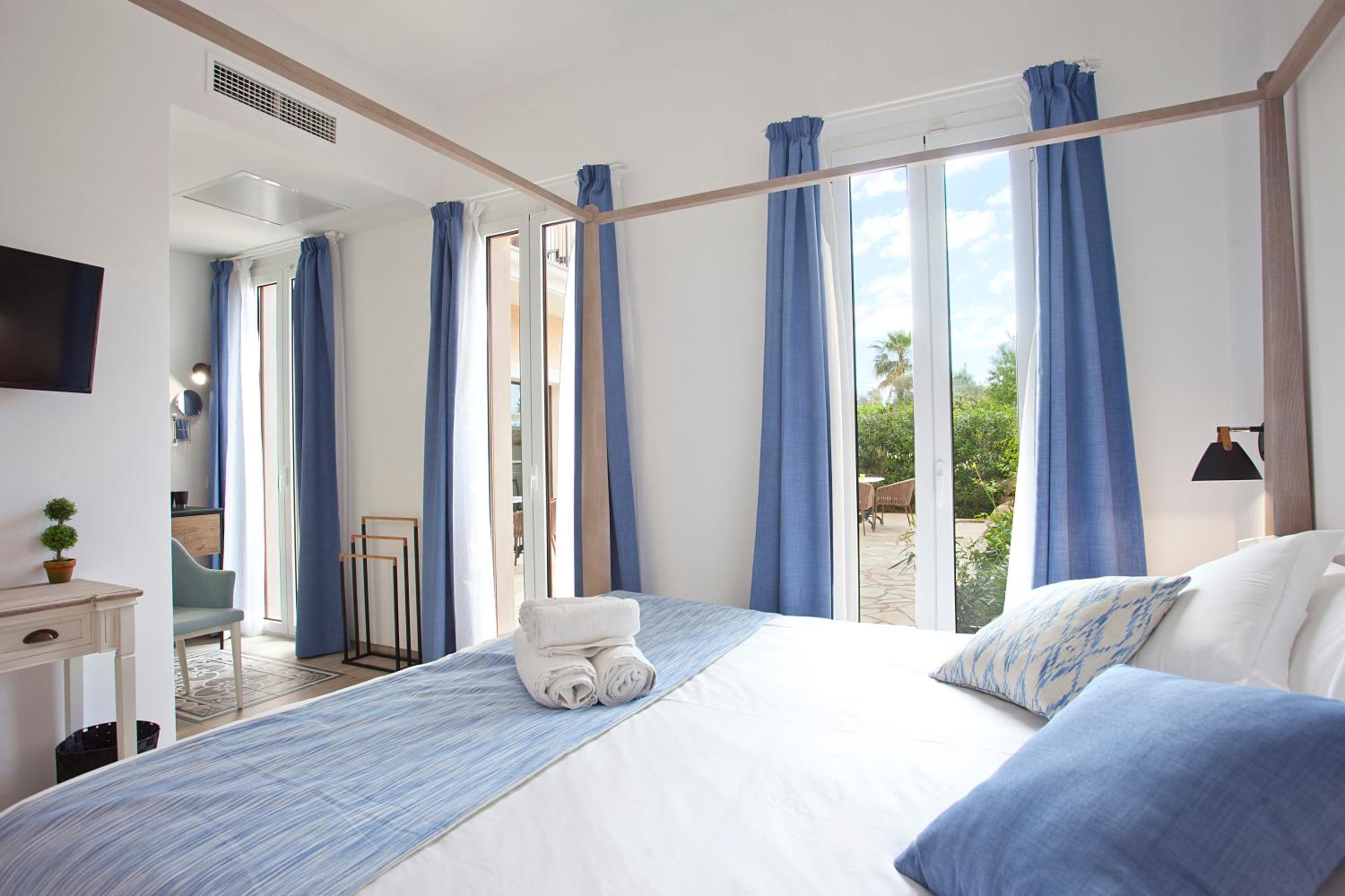 Hotel Boutique Hotel Petit Sant Miquel - Image 1