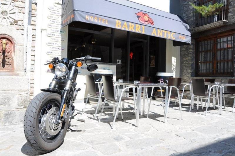 Barri Antic Hostel & Pub