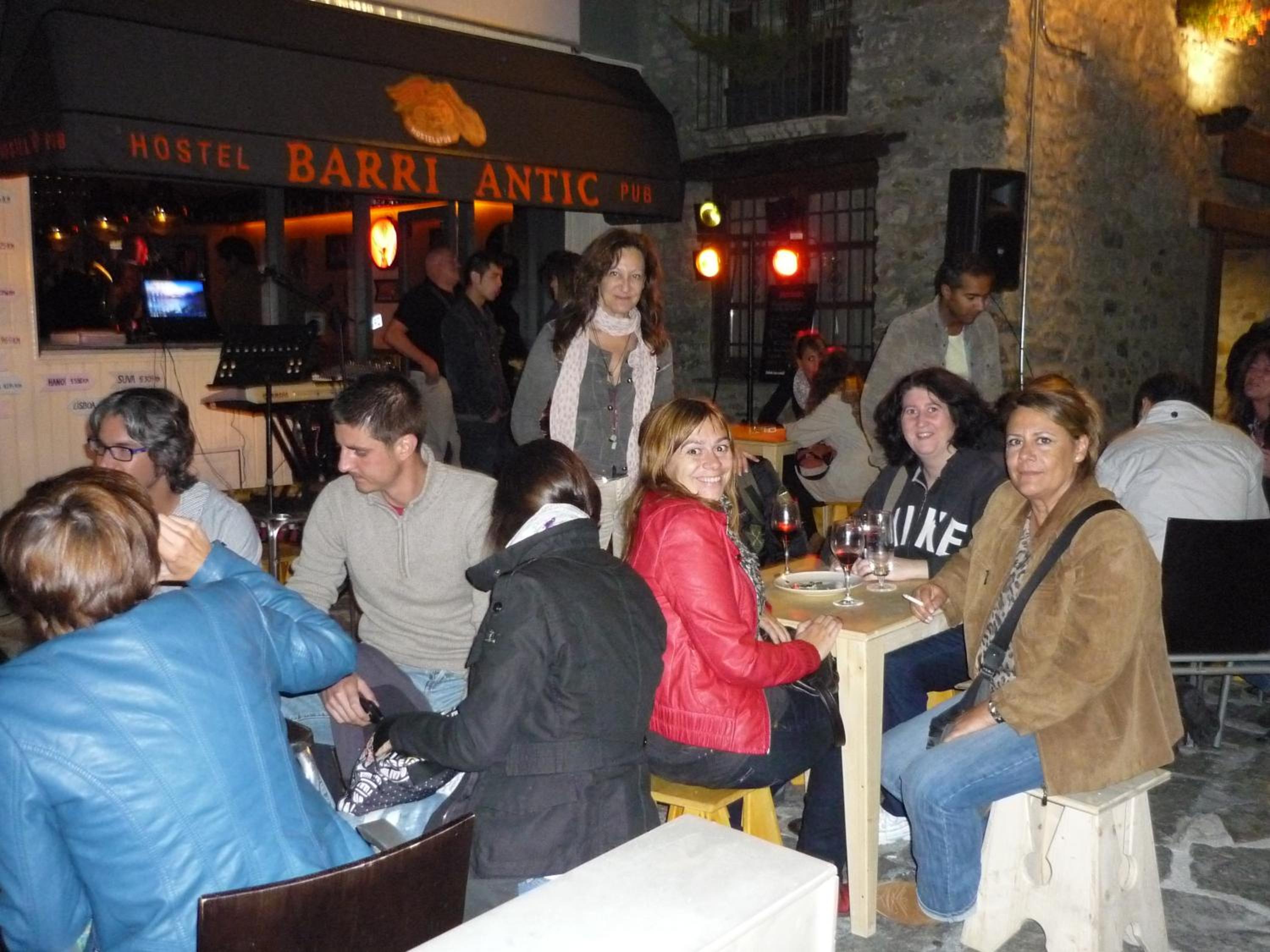 Barri Antic Hostel & Pub