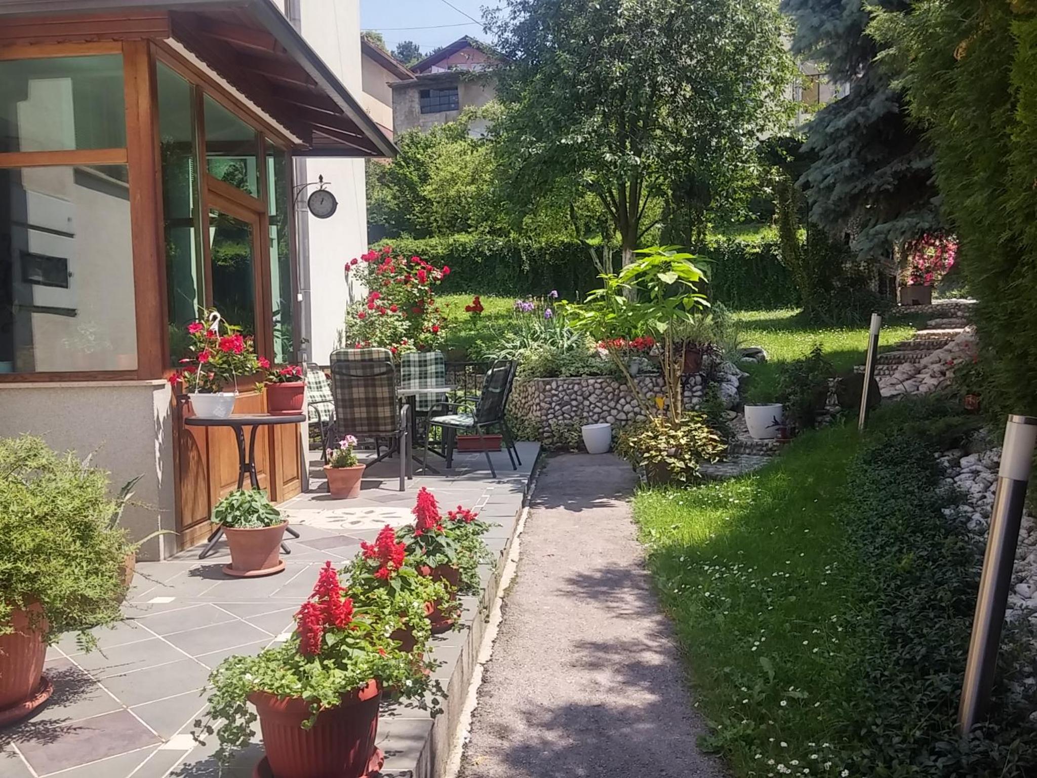 Peaceful Vacation Villa & Garden view 5