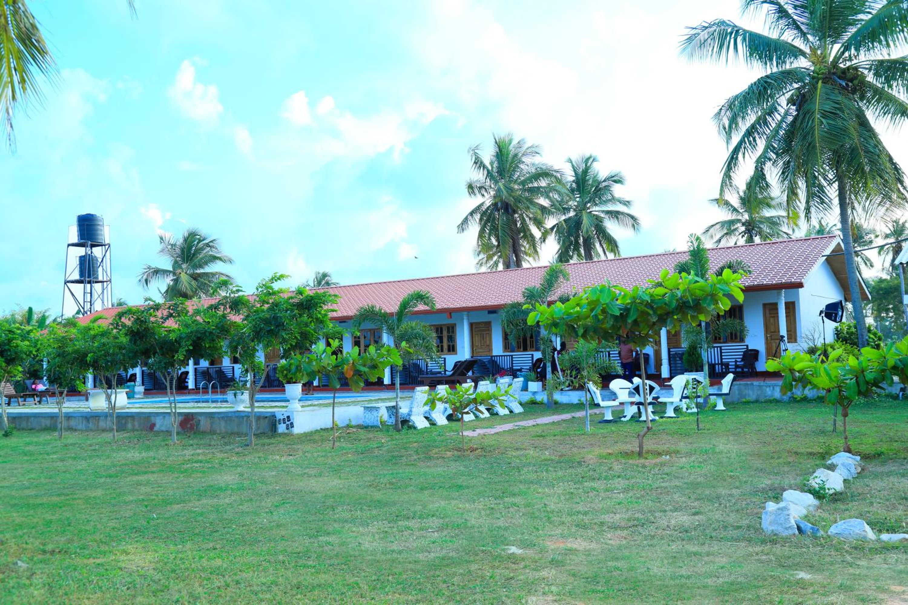 Shan Guest and Restaurant Nilaveli