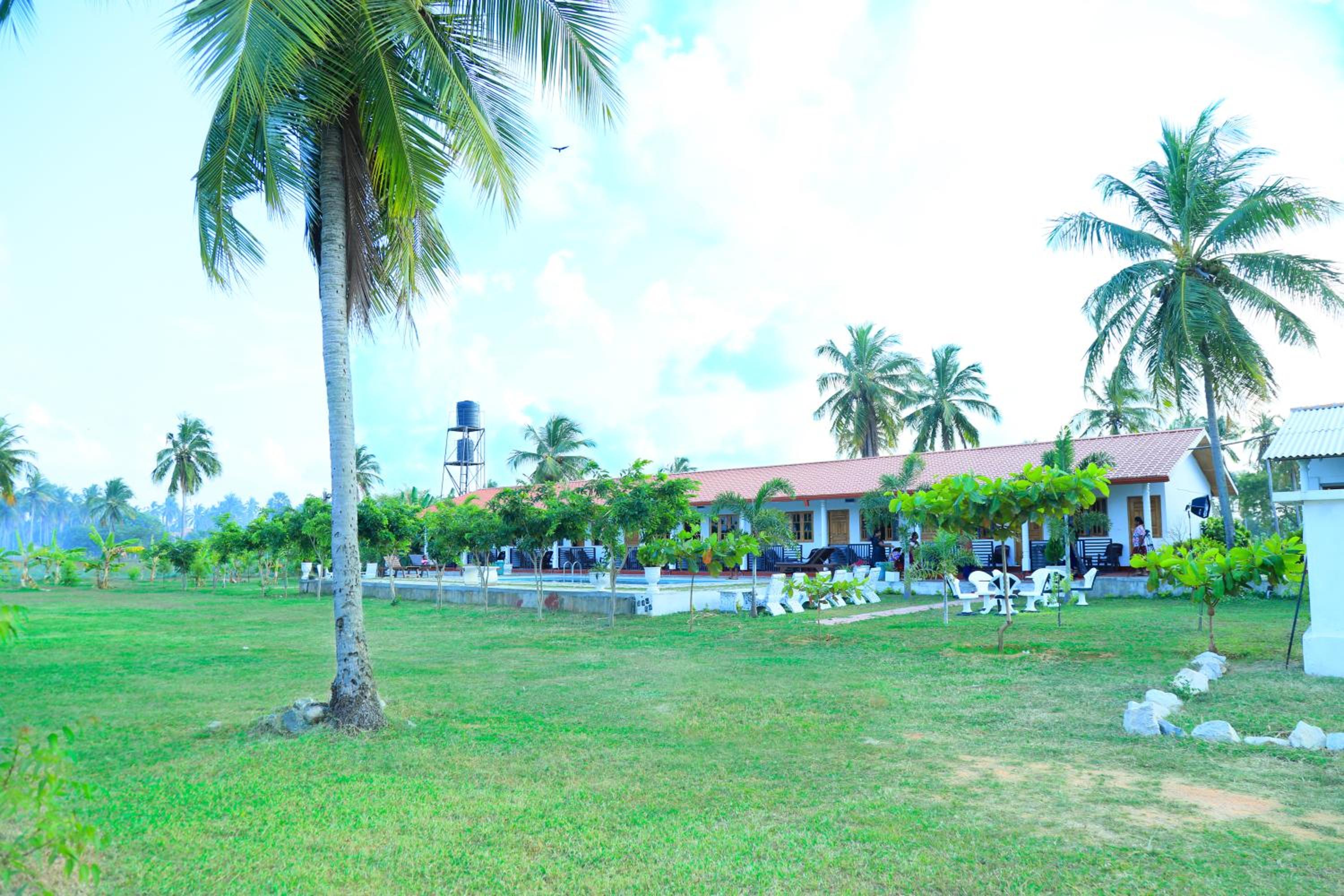 Shan Guest and Restaurant Nilaveli