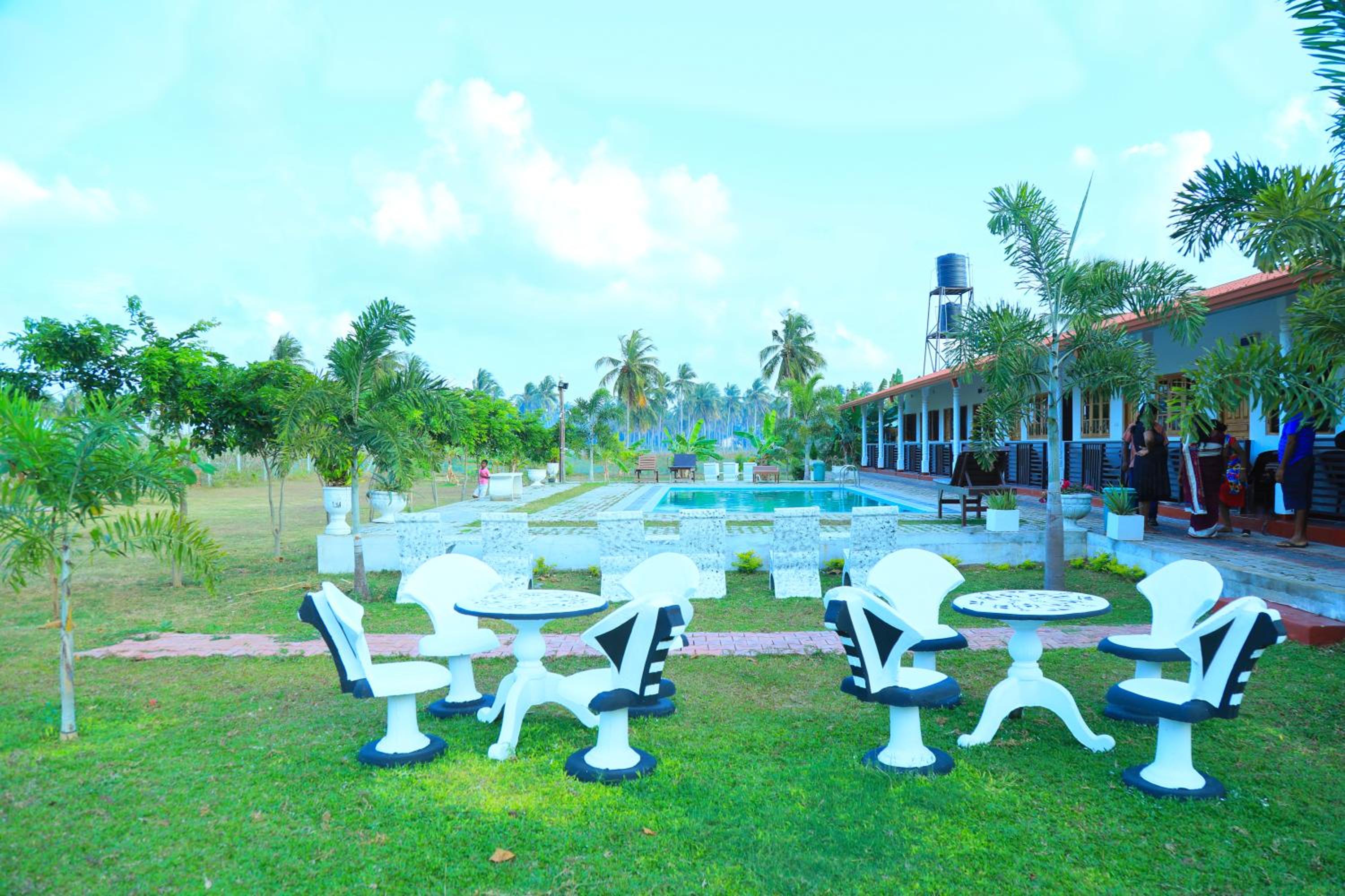 Shan Guest and Restaurant Nilaveli
