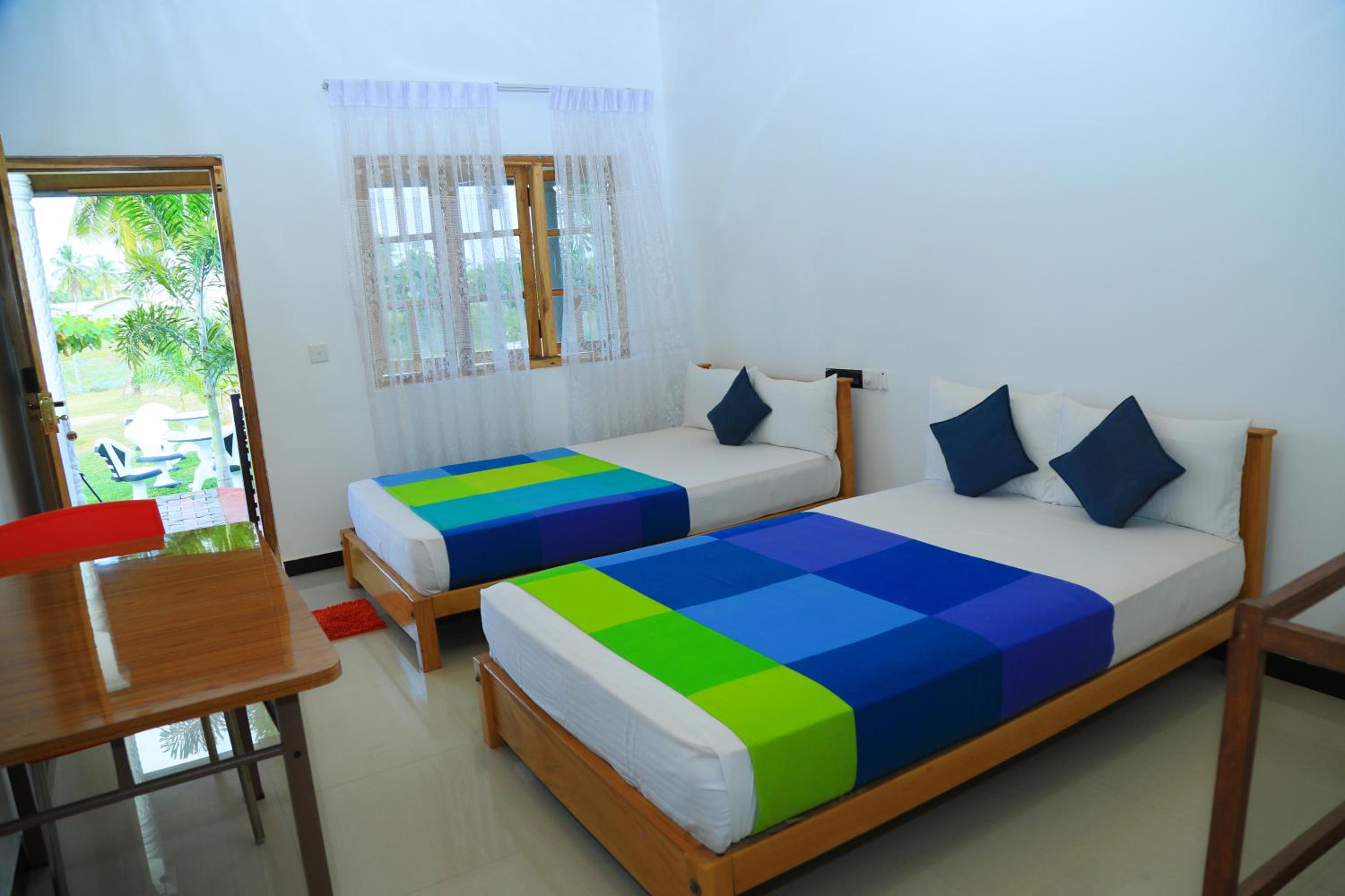 Shan Guest and Restaurant Nilaveli