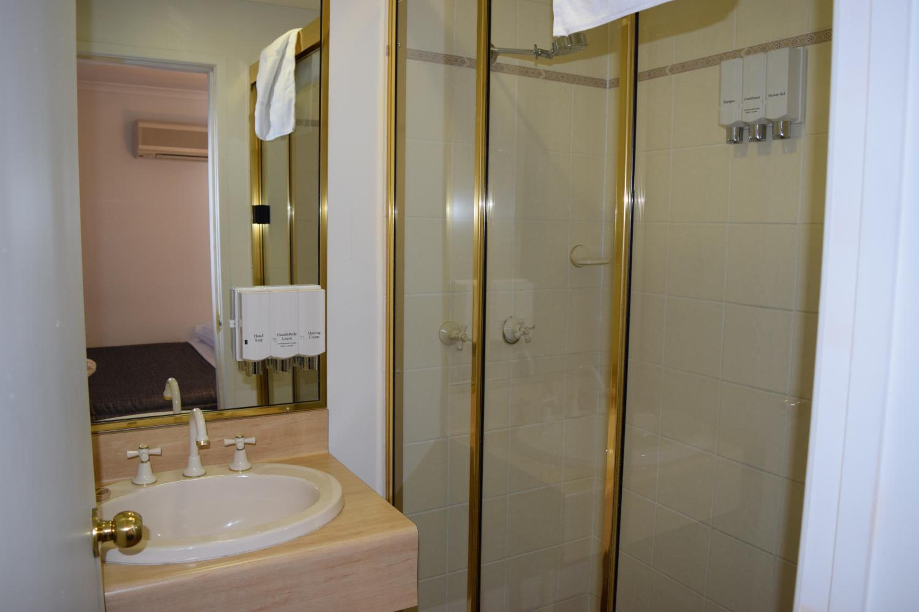 Warwick Vines Motel