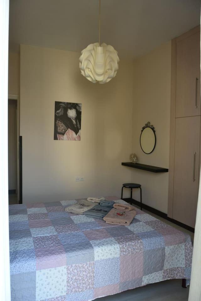 Modern apartment, 5΄ walk from central metro station