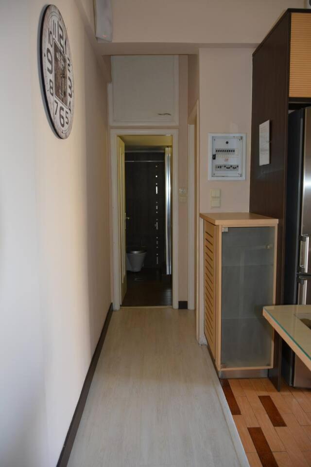 Modern apartment, 5΄ walk from central metro station