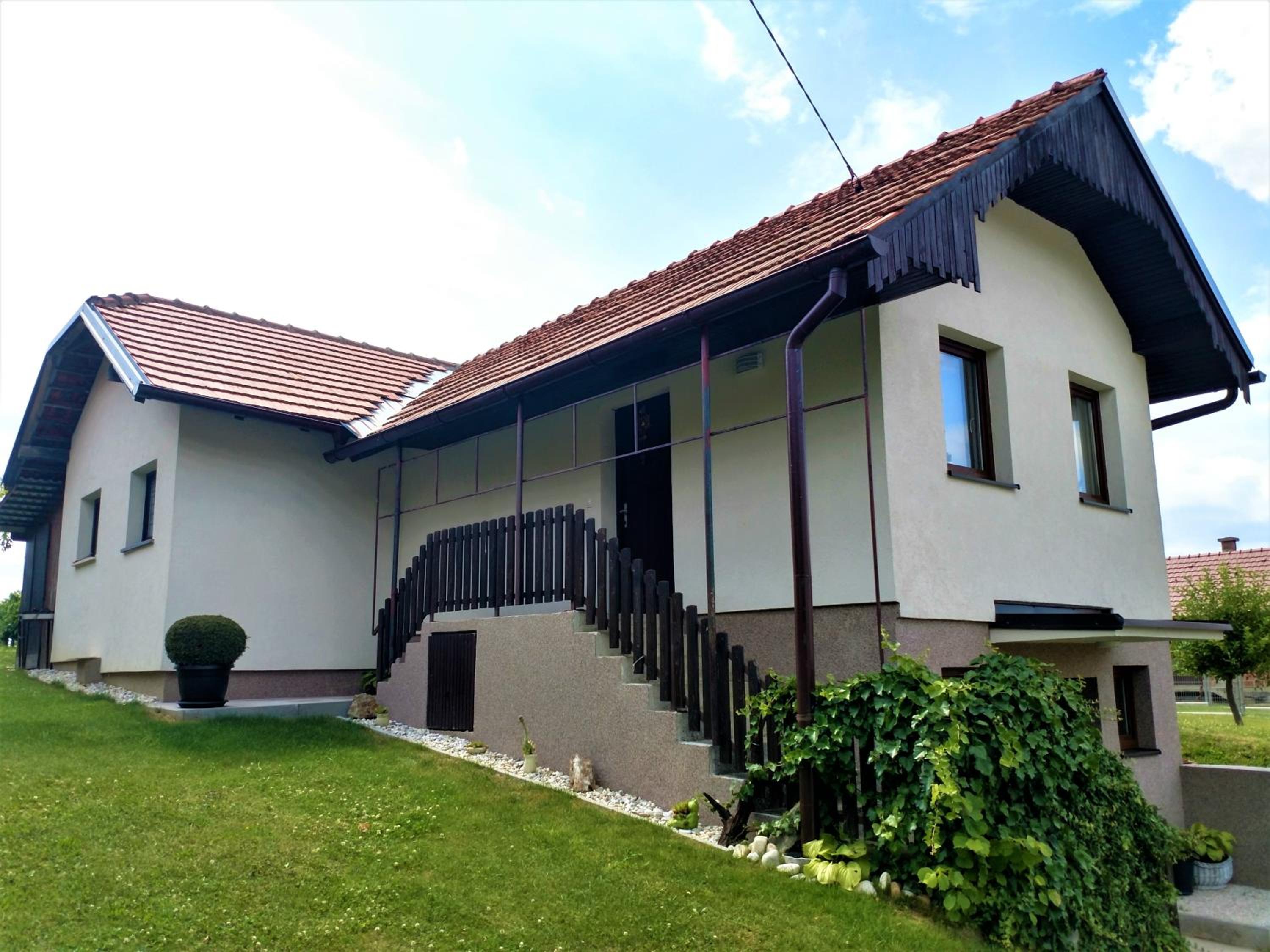 Zidanica Lan view 3