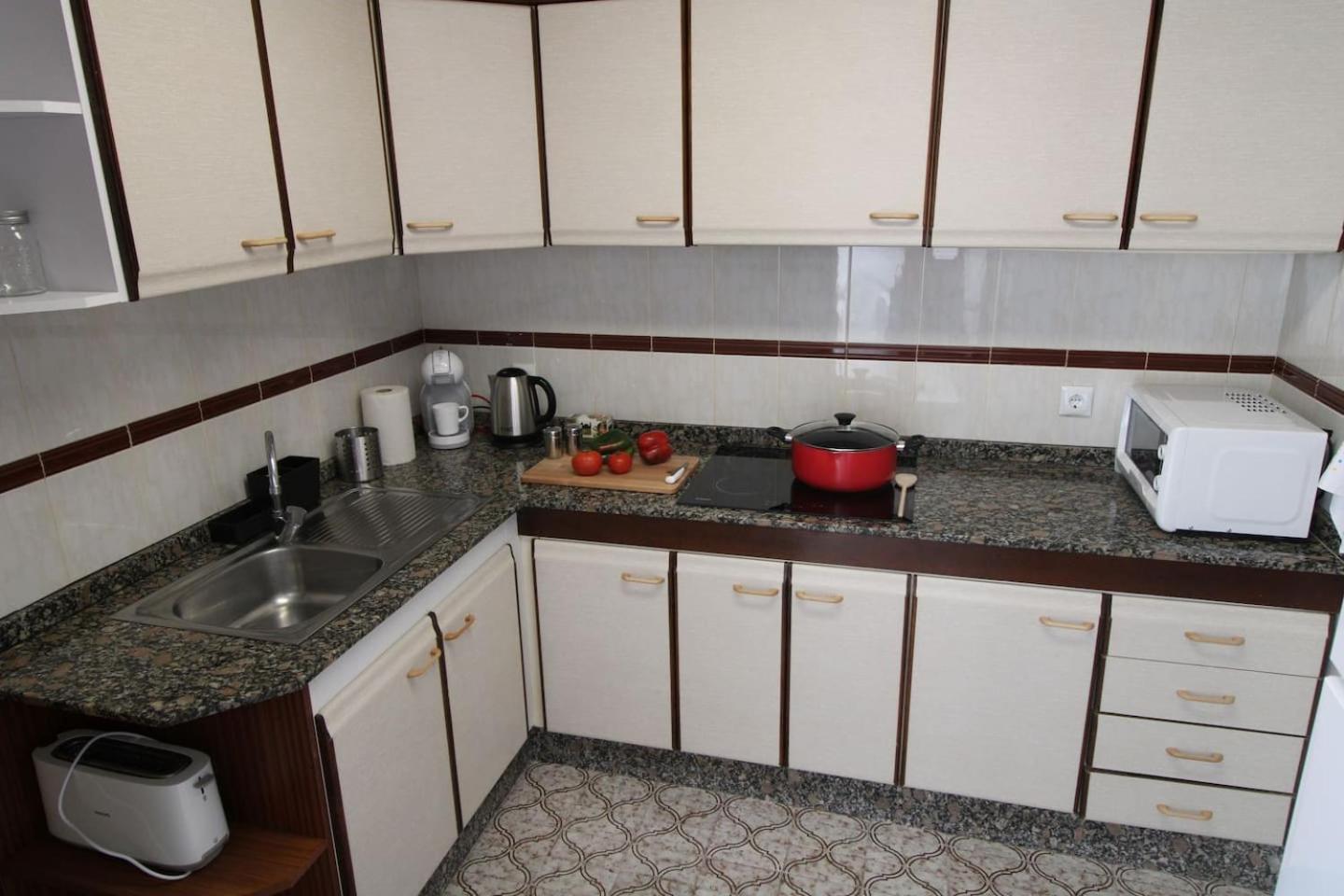 Big apartment with unique patio near Santa Barbara Castle photo 2