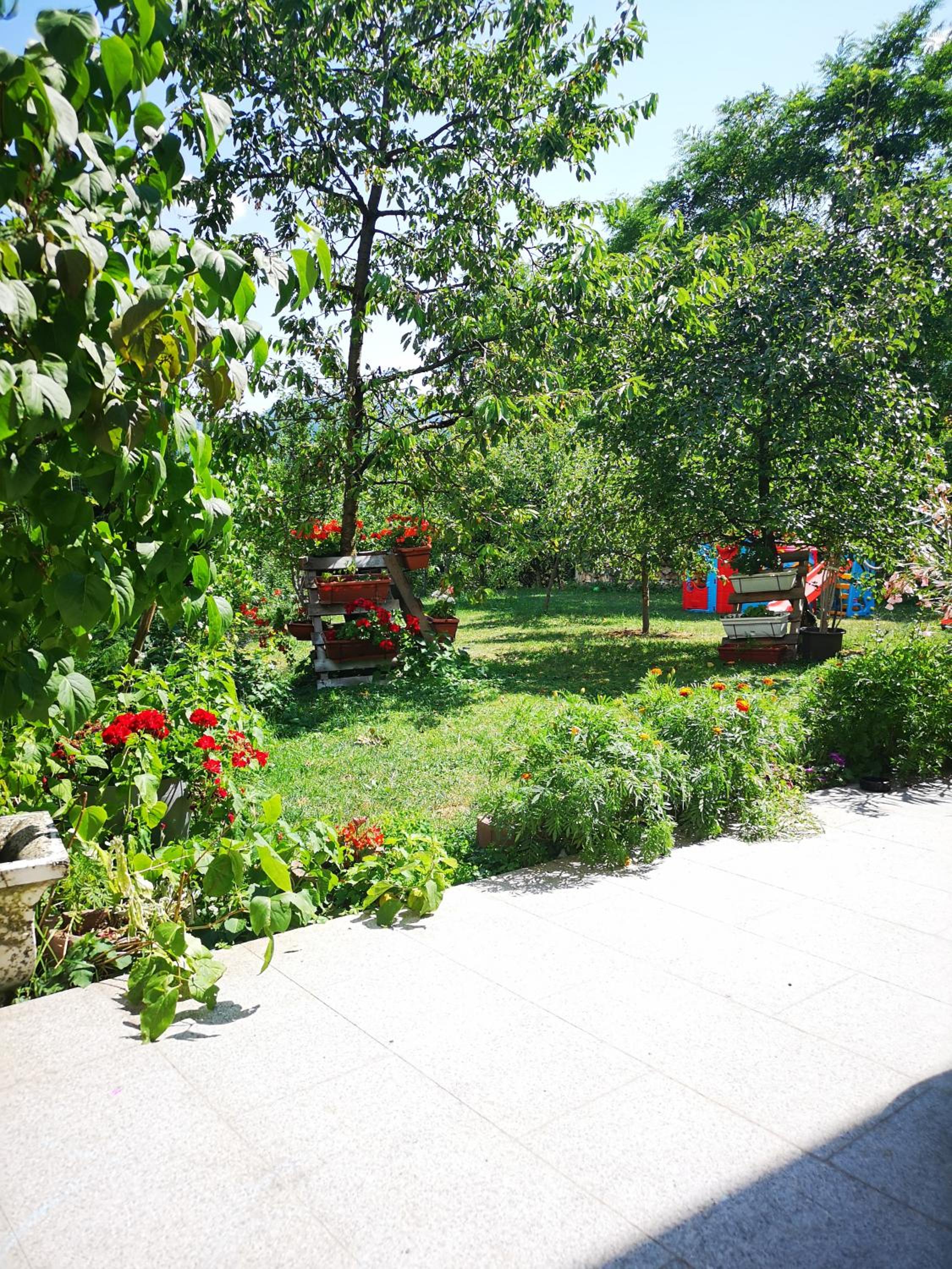 Family apartment with garden