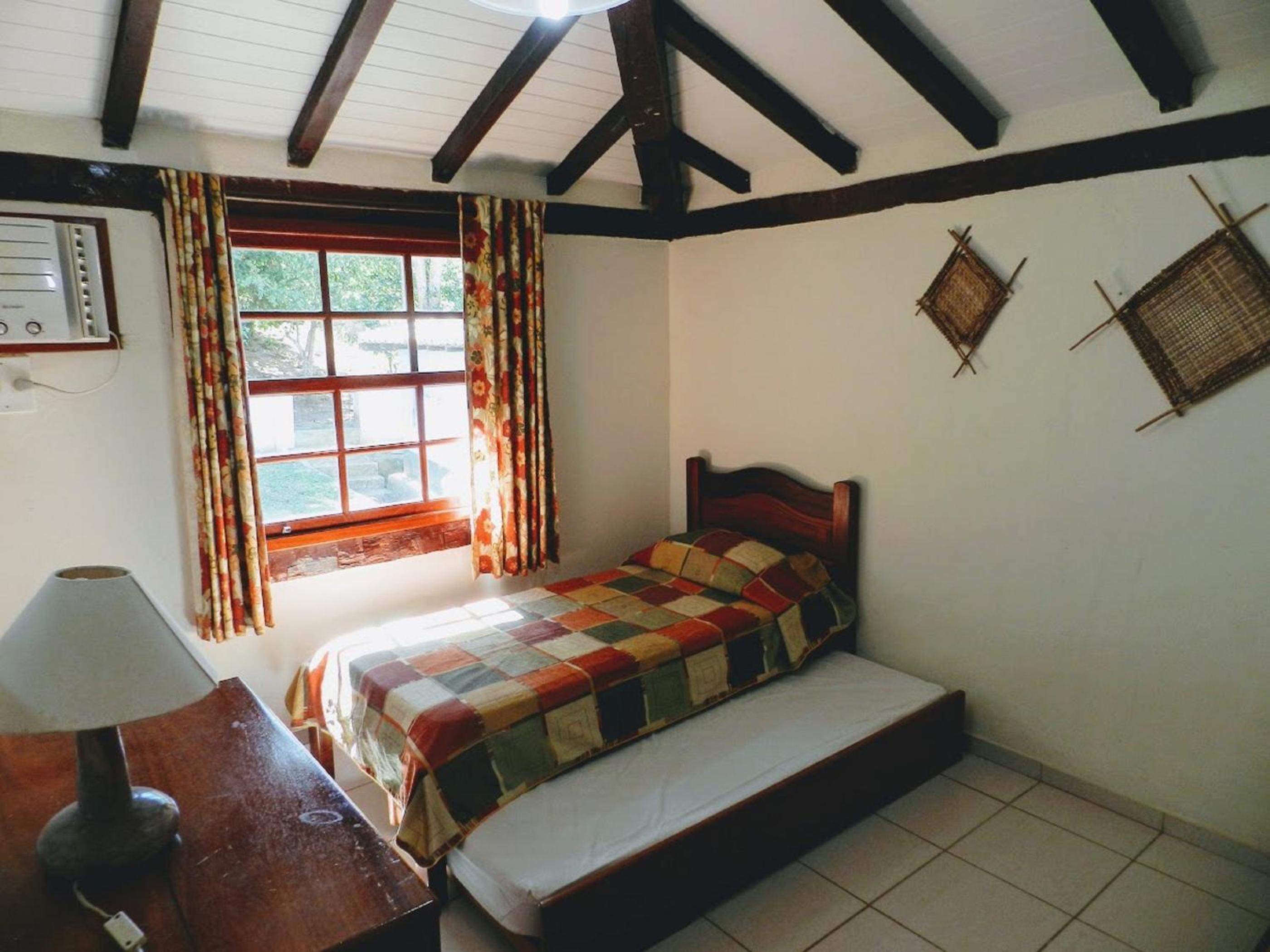 Excelente casa a 150 mts da Praia da Ferradura