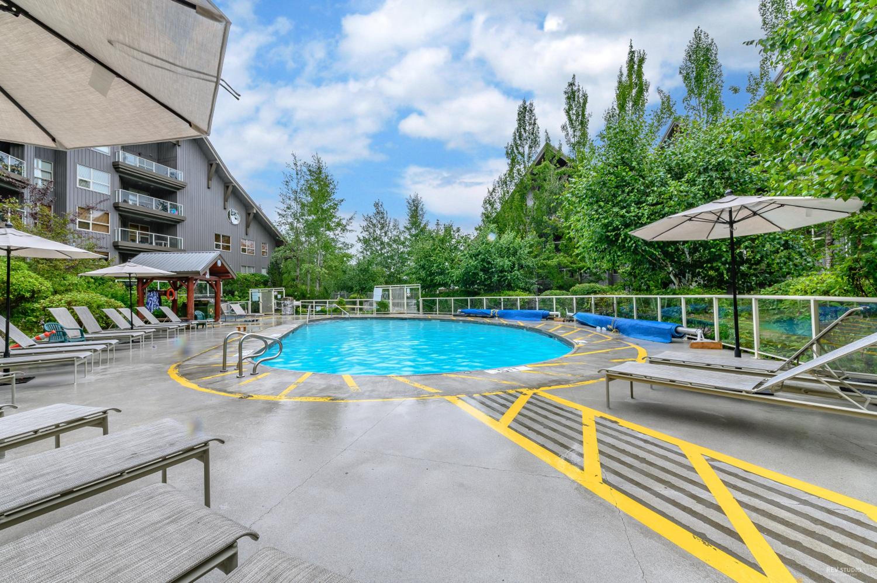 The Best Top Floor Ski-in/Ski-out at the Aspens