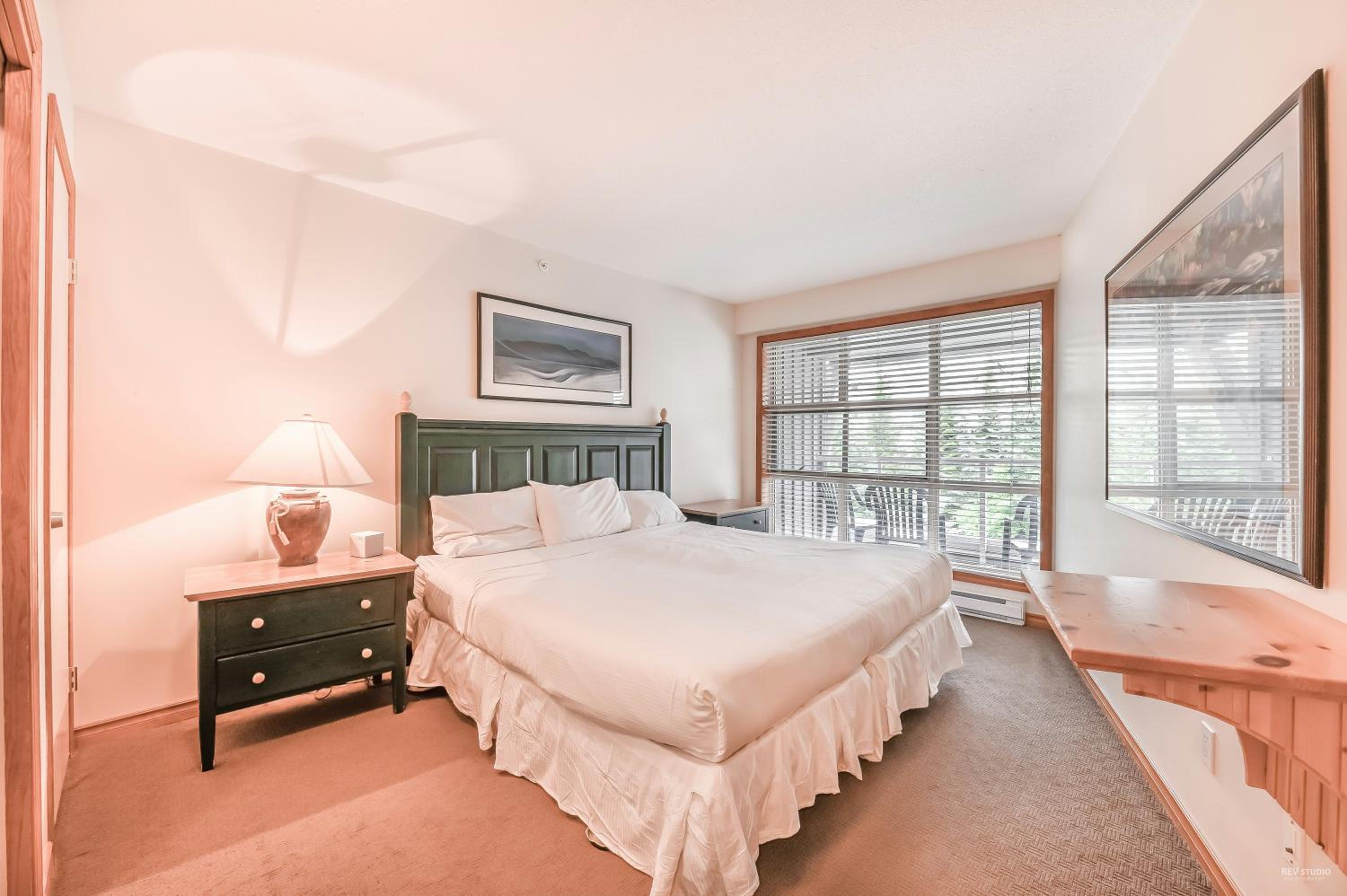 The Best Top Floor Ski-in/Ski-out at the Aspens