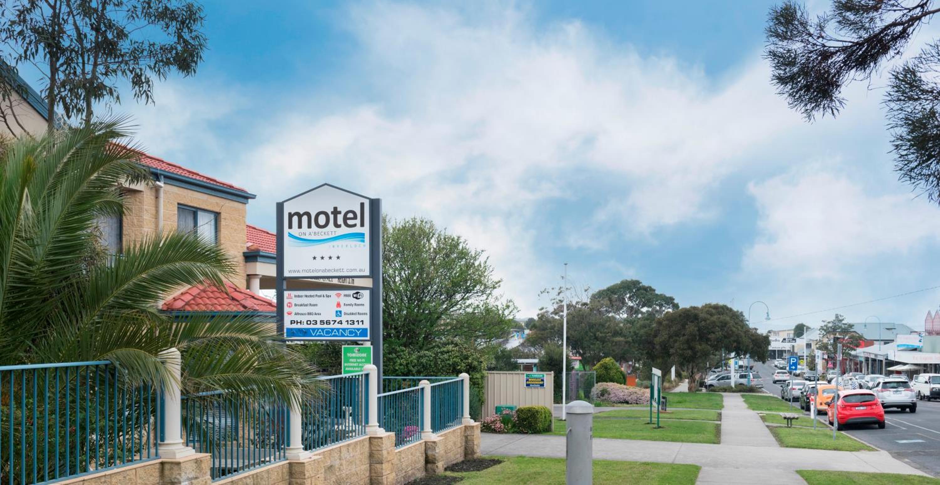 Hotel Motel On A'Beckett - Image 1