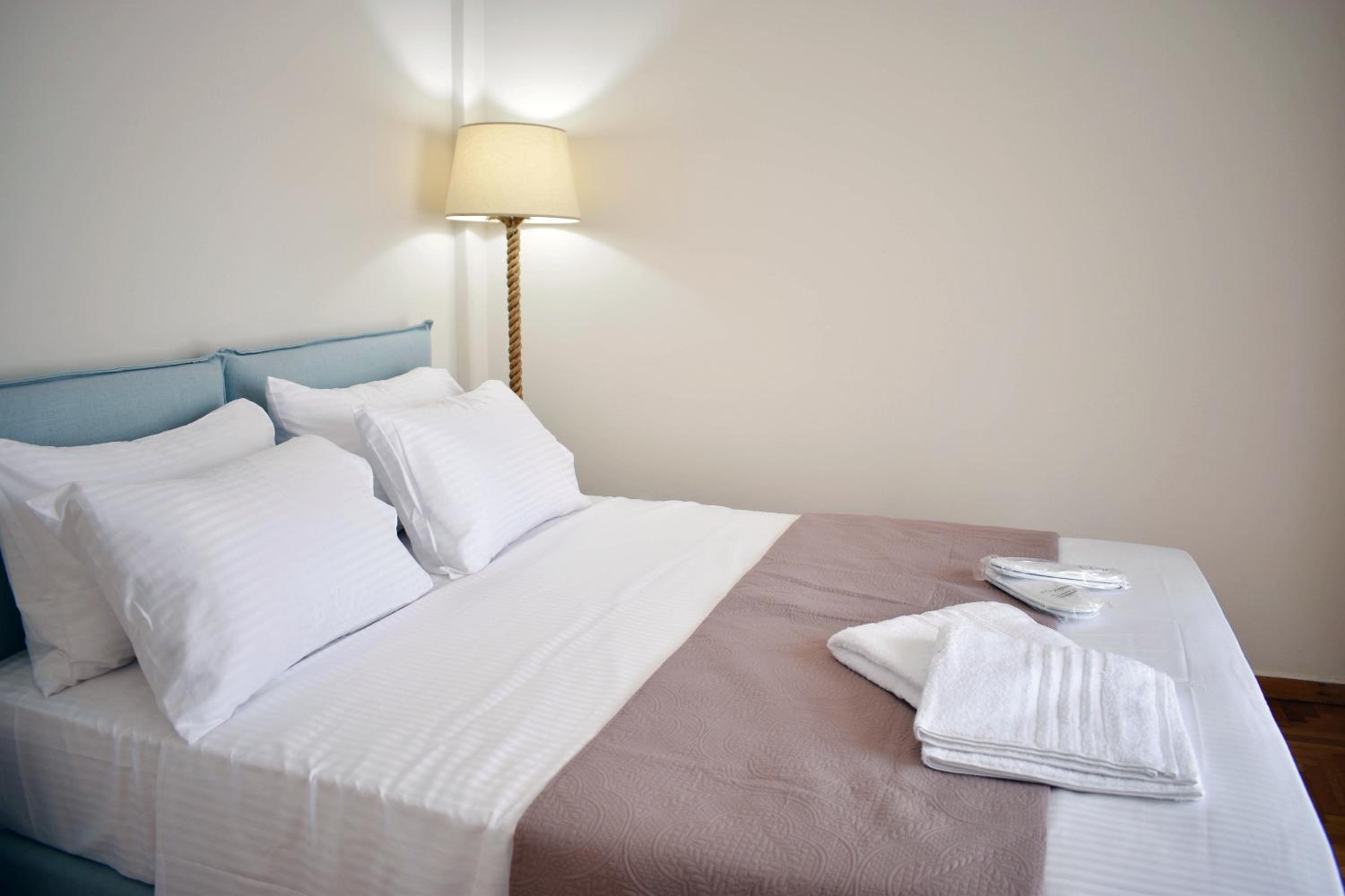 OLIVER SUITES
