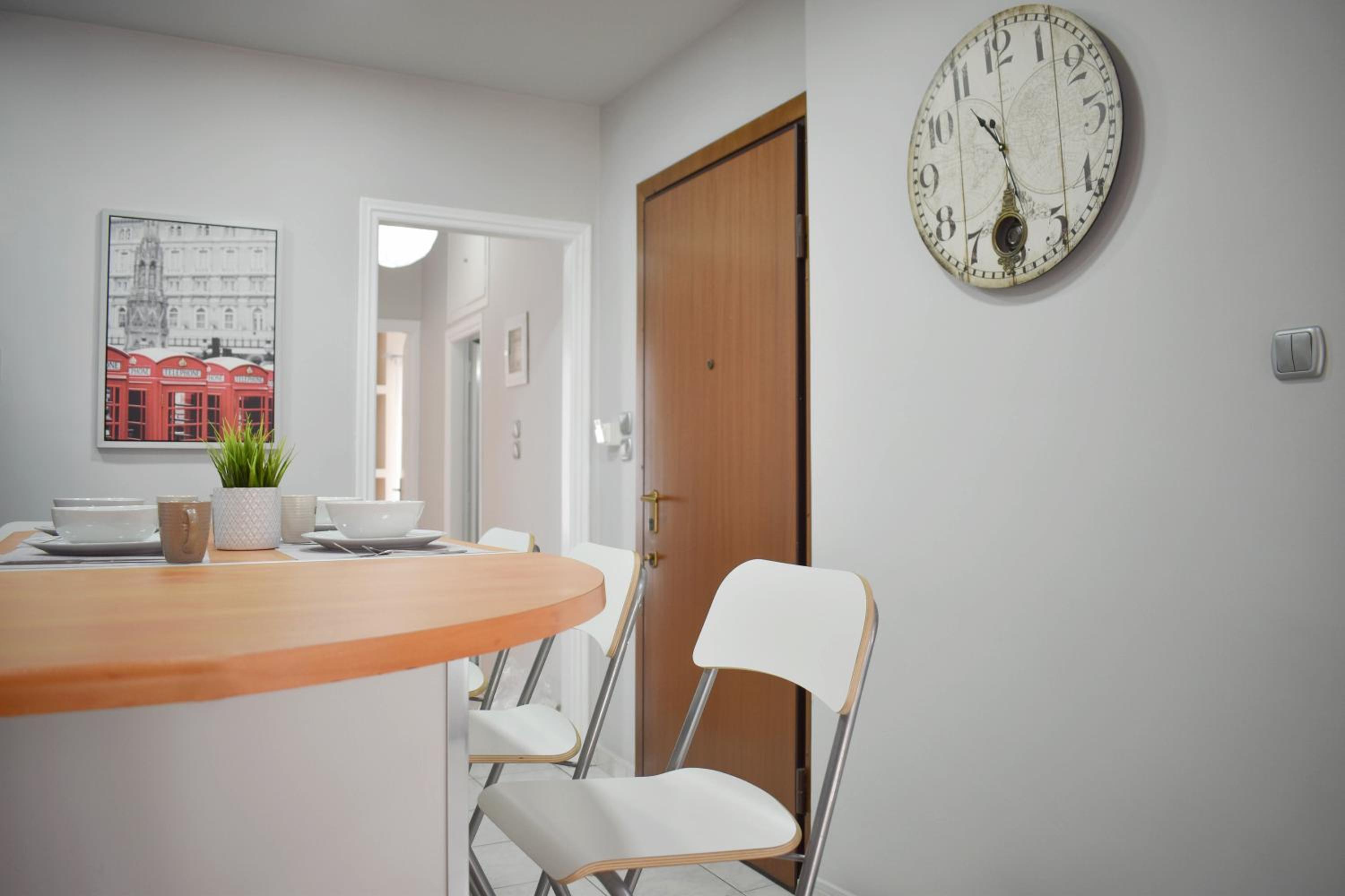 OLIVER SUITES