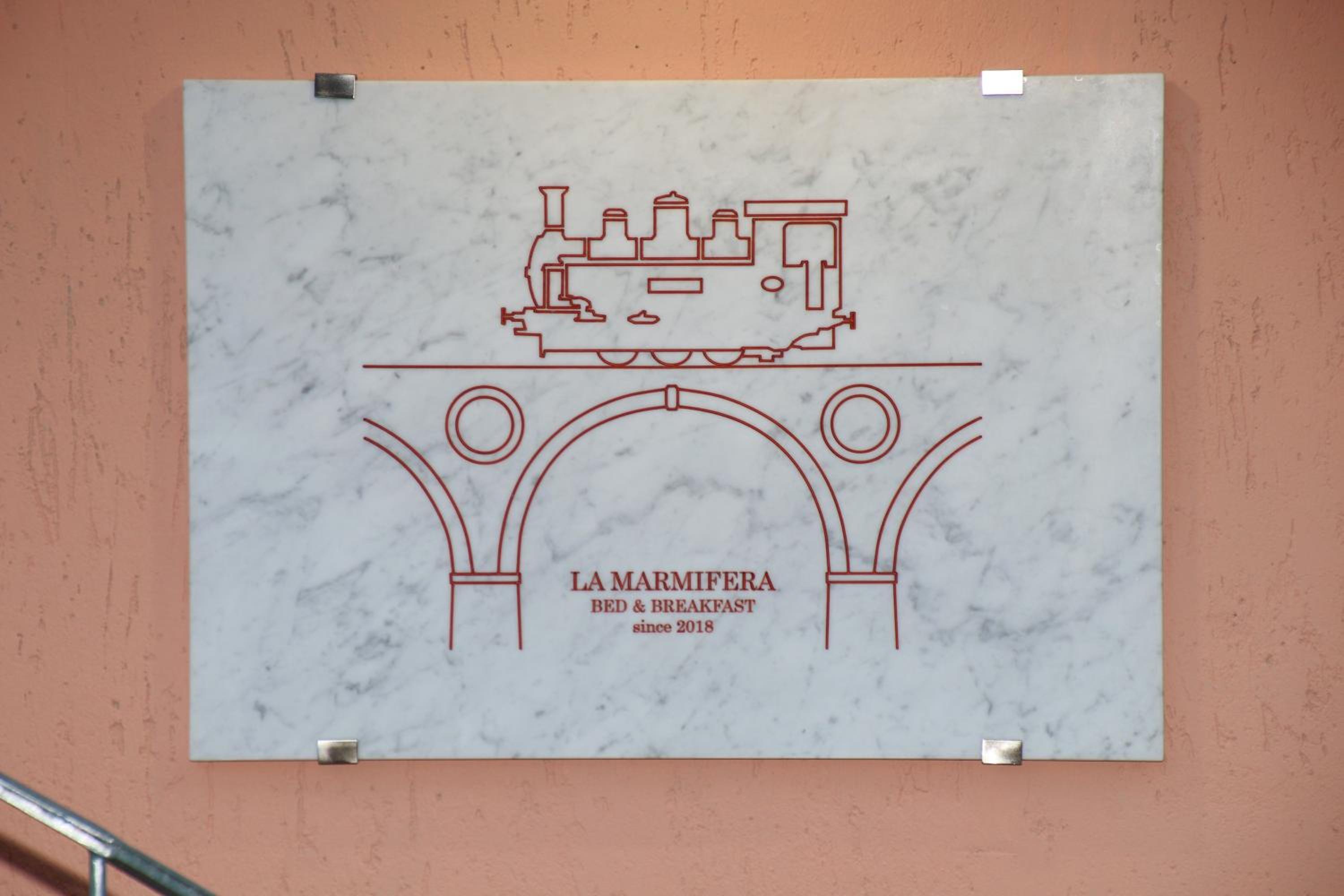 B & B LA MARMIFERA view 3