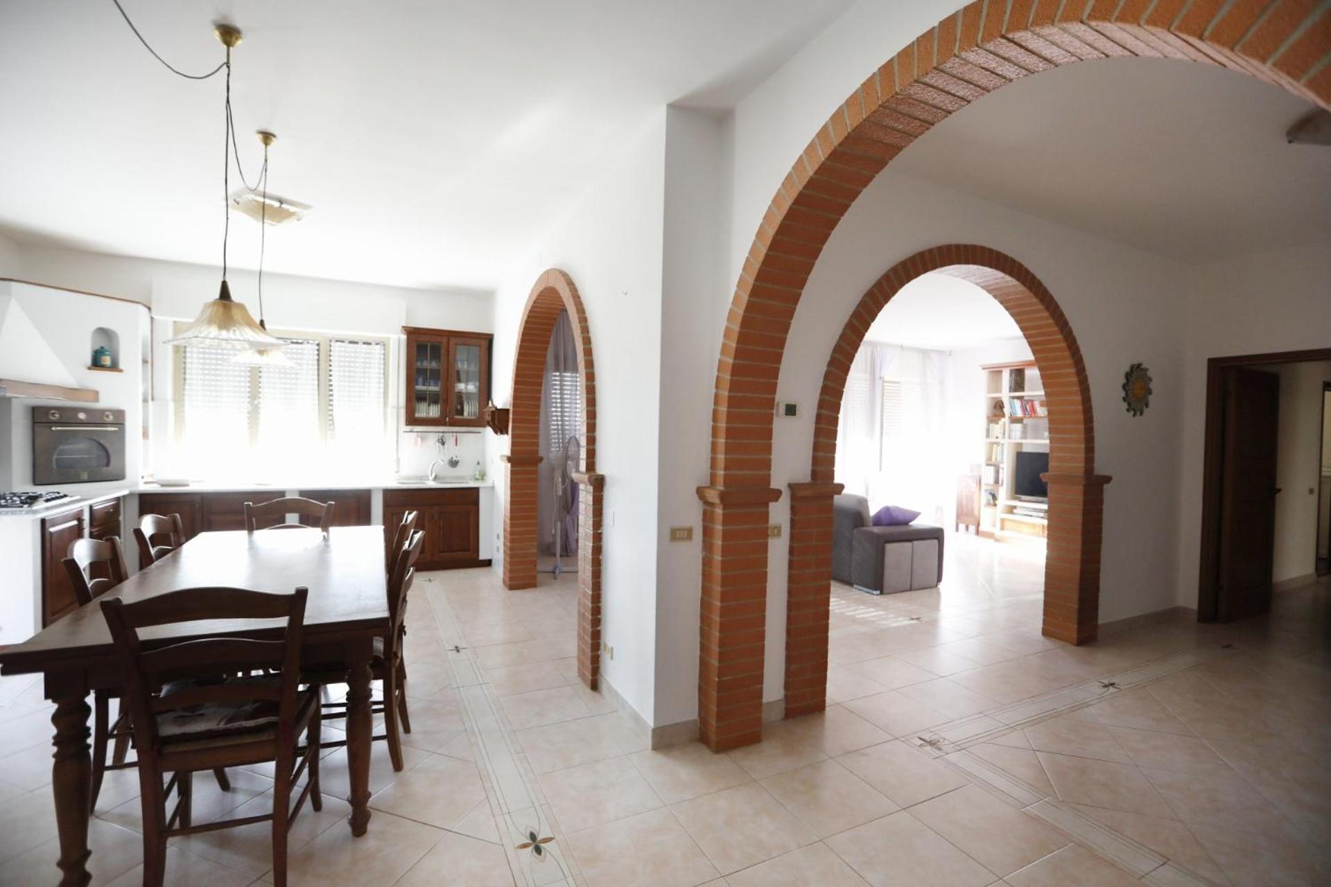 casa vacanza con piscina grande e idromassaggio jacuzzi