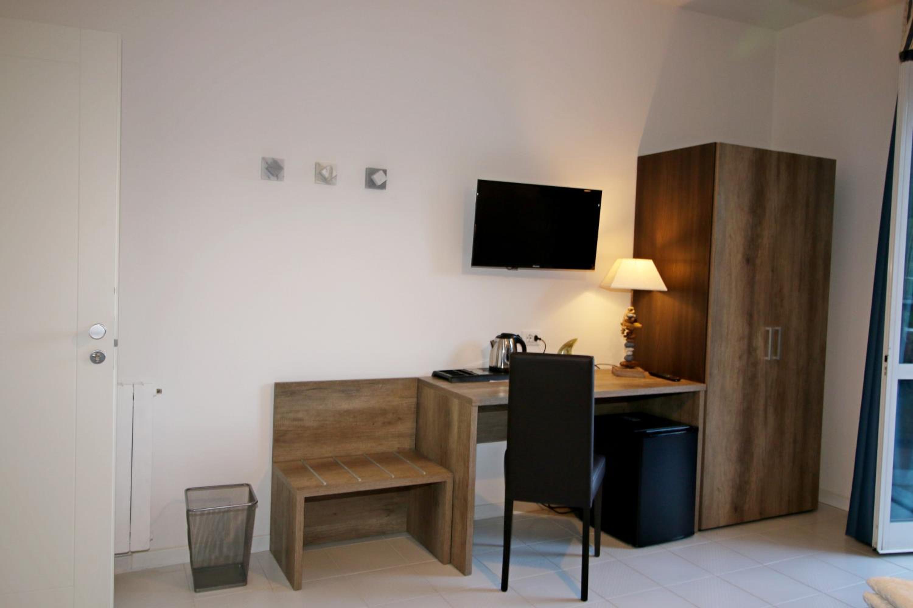 Photo 12