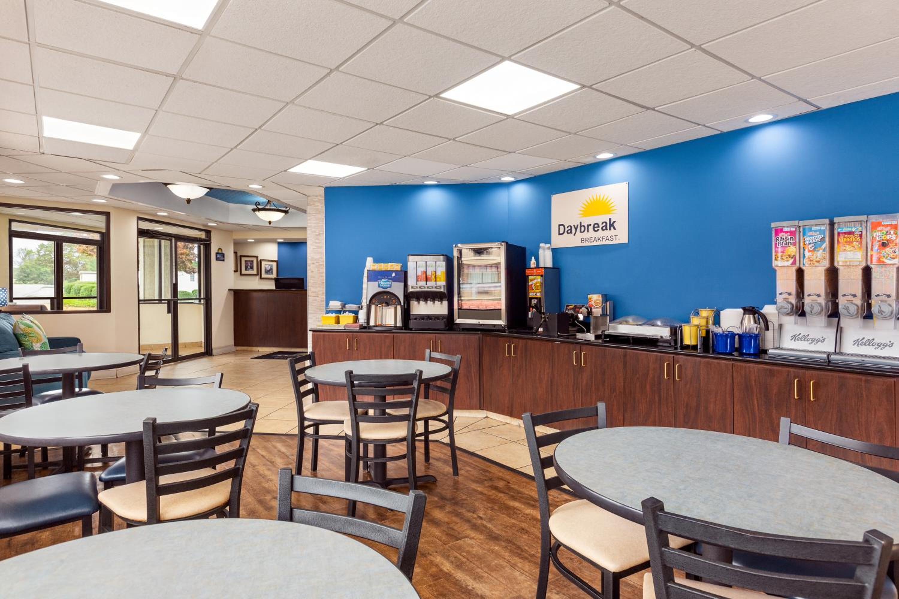 Days Inn by Wyndham Weldon Roanoke Rapids - Property Image 35