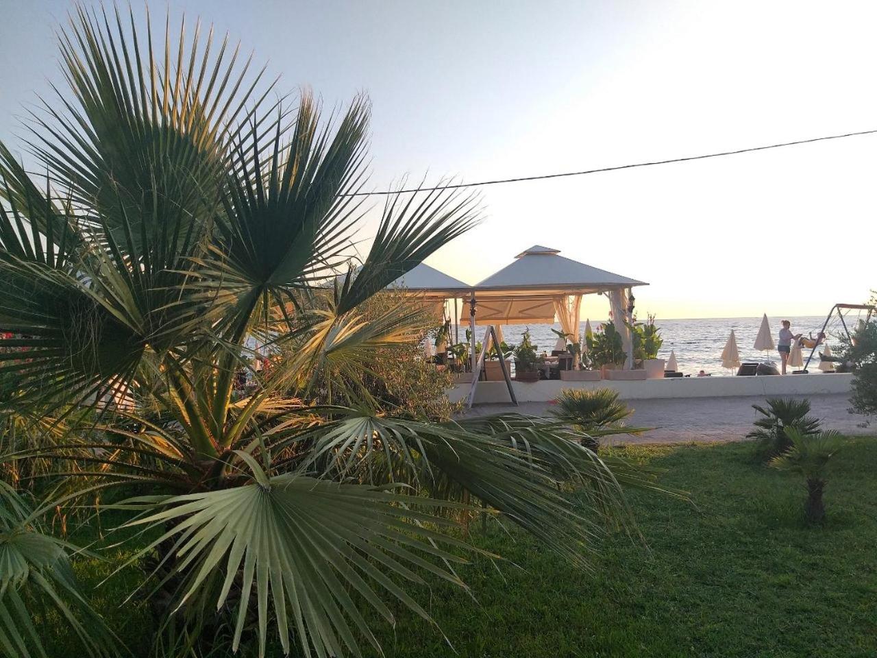 Apartments Kuce Lekovica Beach & snack bar- Bistro