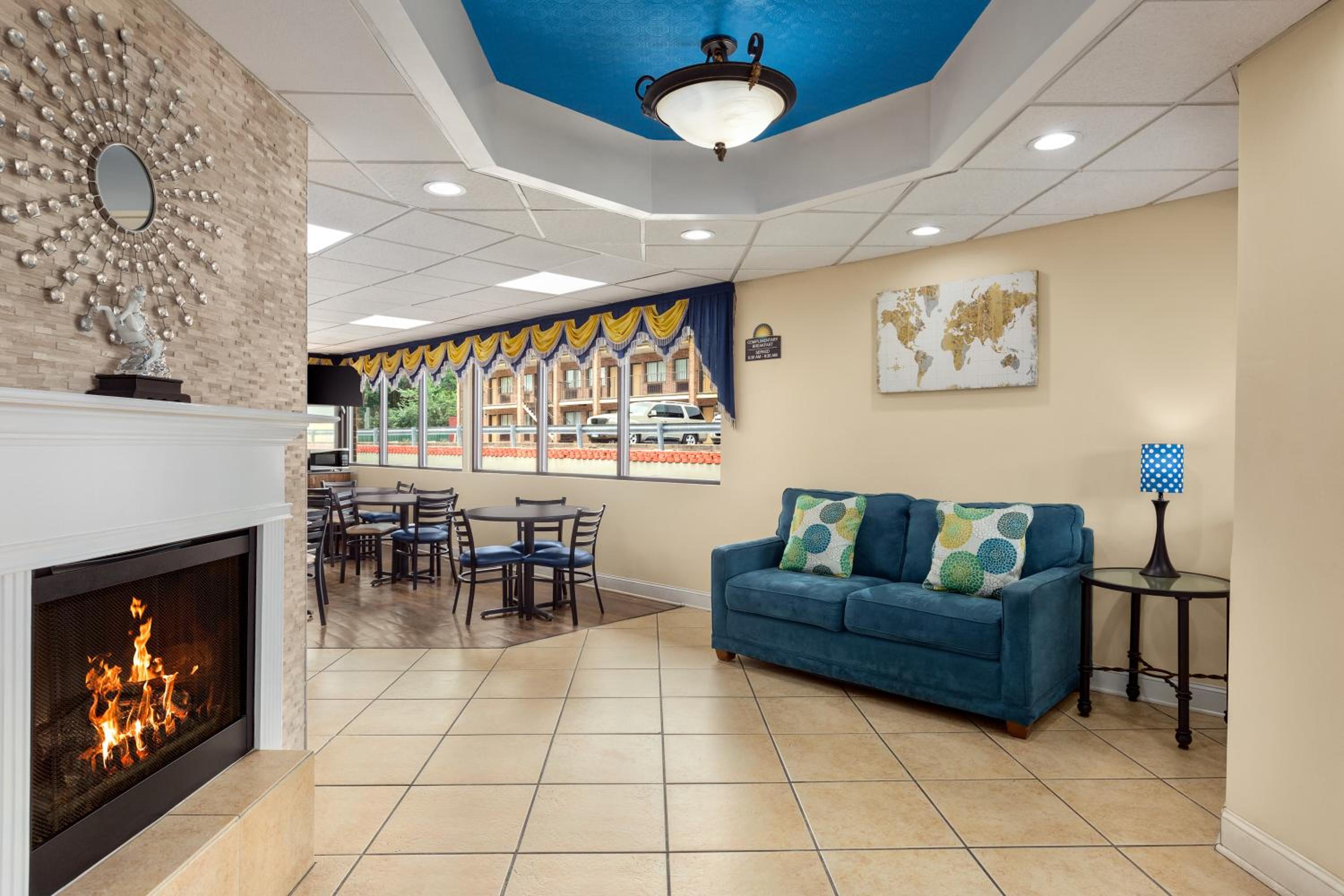 Roanoke Rapids Vacations - Days Inn by Wyndham Weldon Roanoke Rapids - Property Image 3