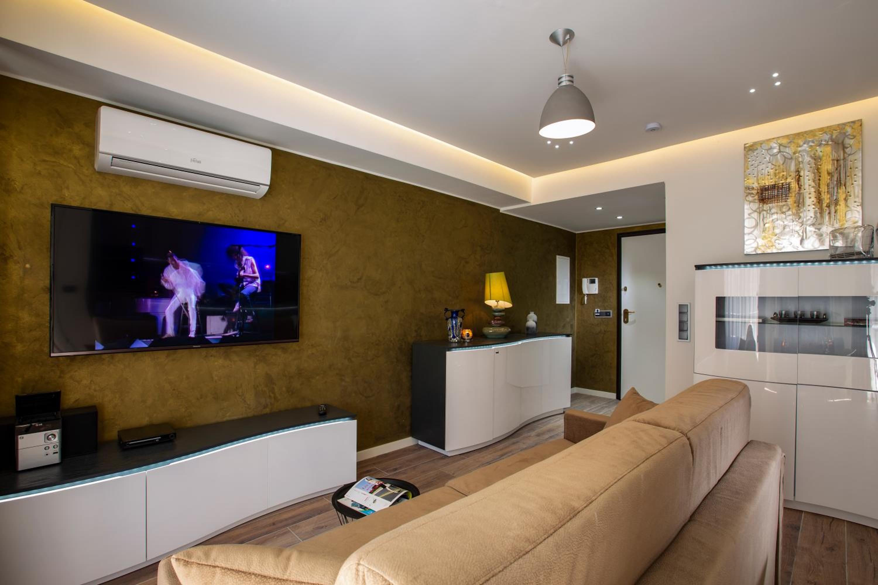 The Queen Luxury Apartments - Villa Carlotta
