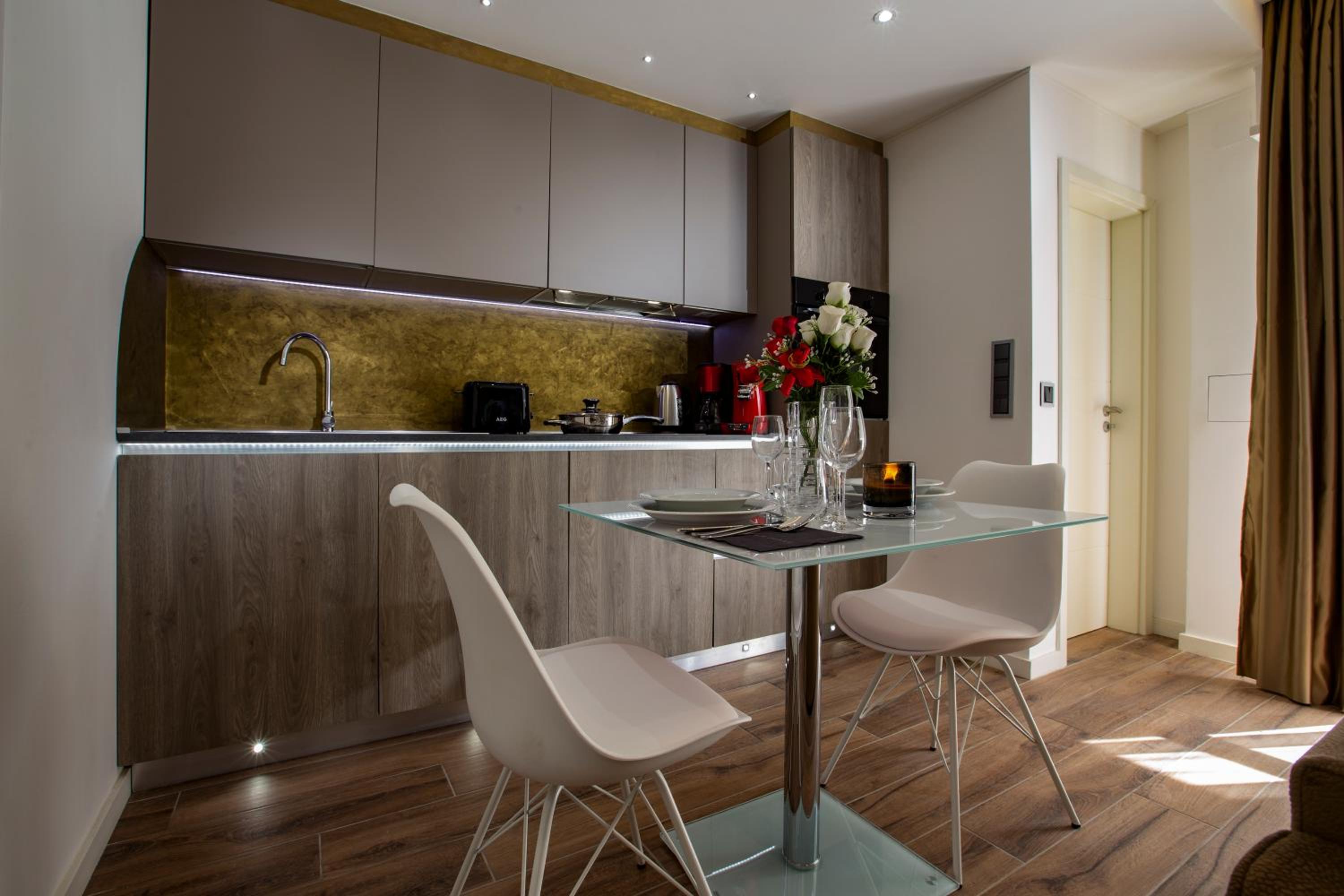 The Queen Luxury Apartments - Villa Carlotta