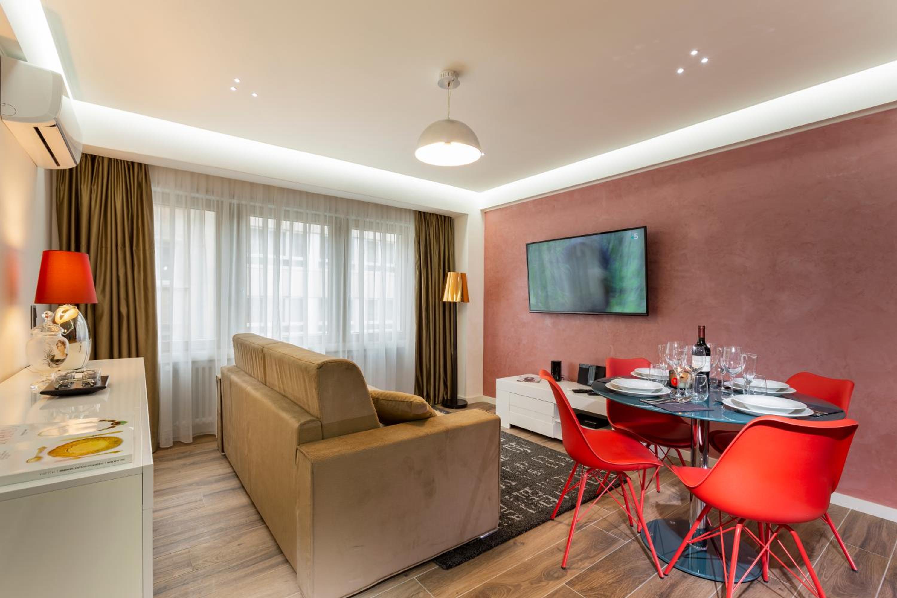 The Queen Luxury Apartments - Villa Carlotta