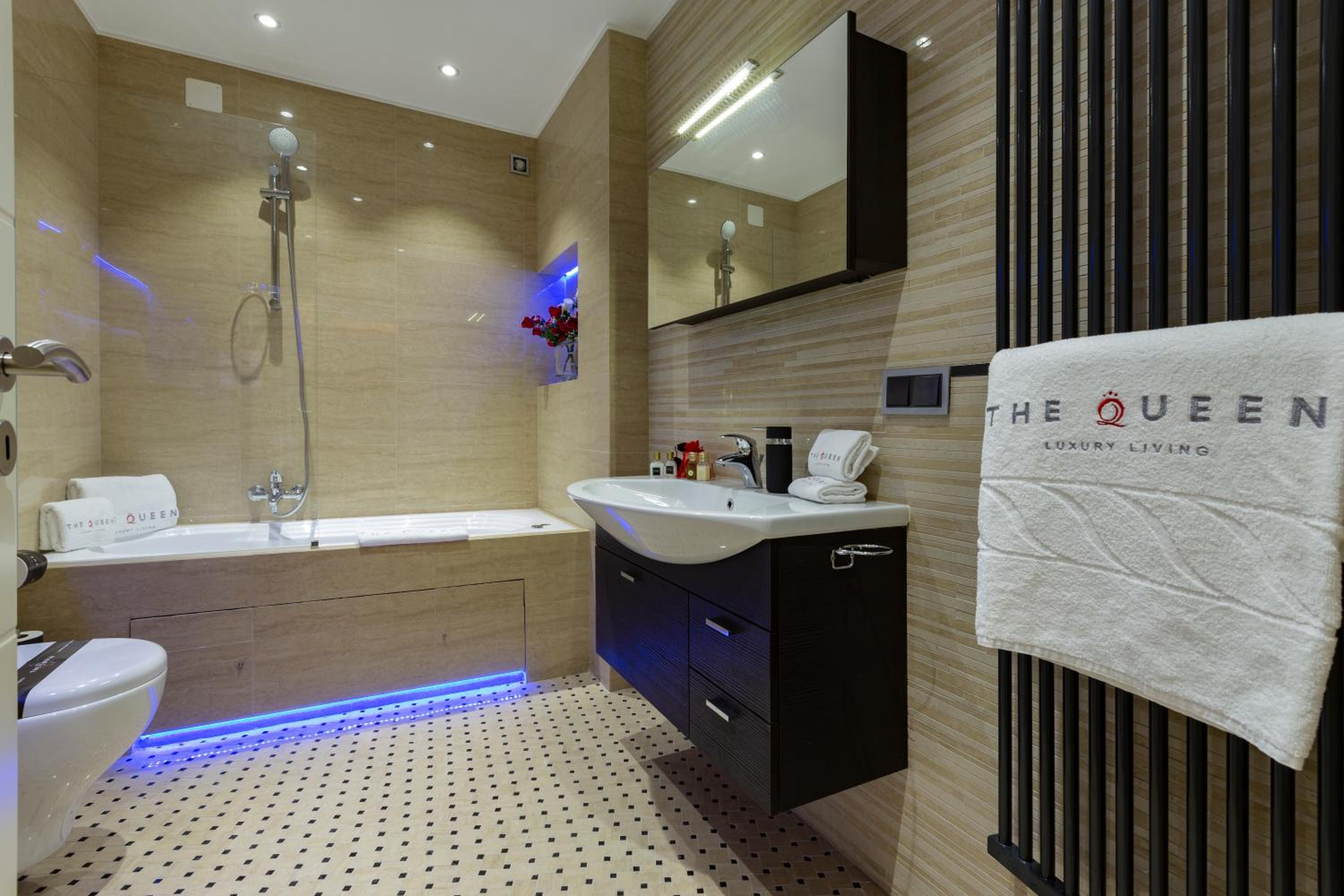 The Queen Luxury Apartments - Villa Carlotta