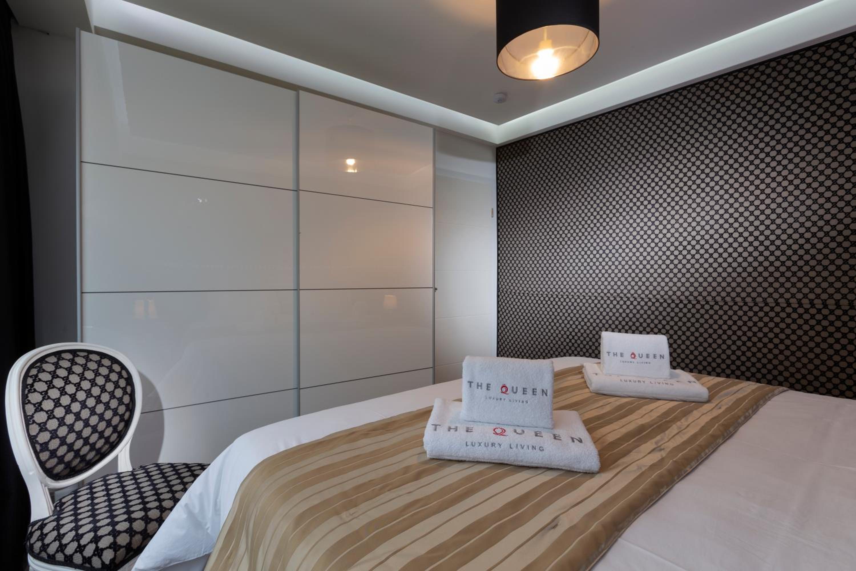 The Queen Luxury Apartments - Villa Carlotta
