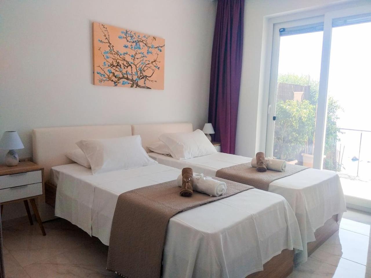 Sea La Vie Apt. photo 4