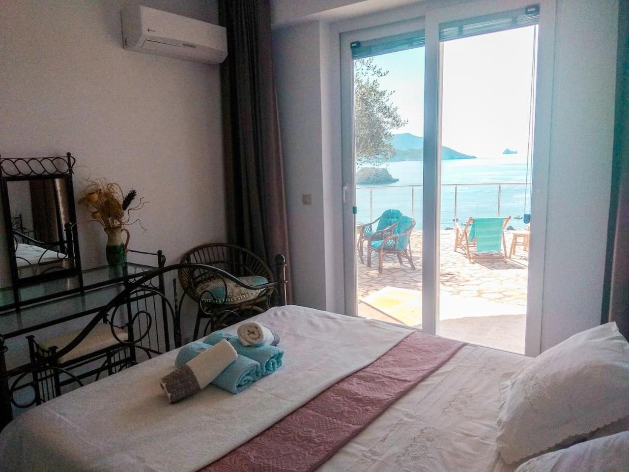 Sea La Vie Apt. photo 3