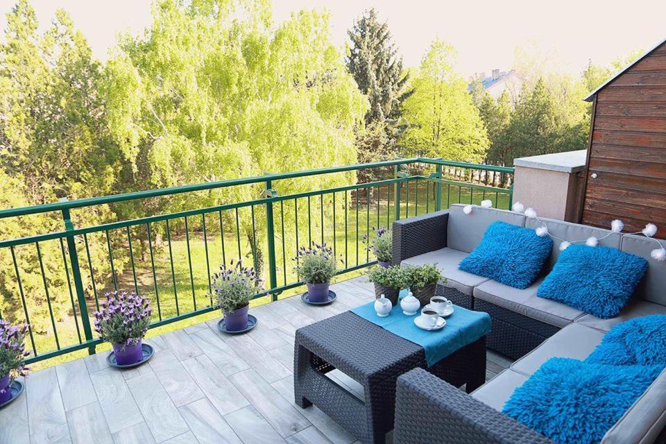 Monarchia Apartman Sunny view 4