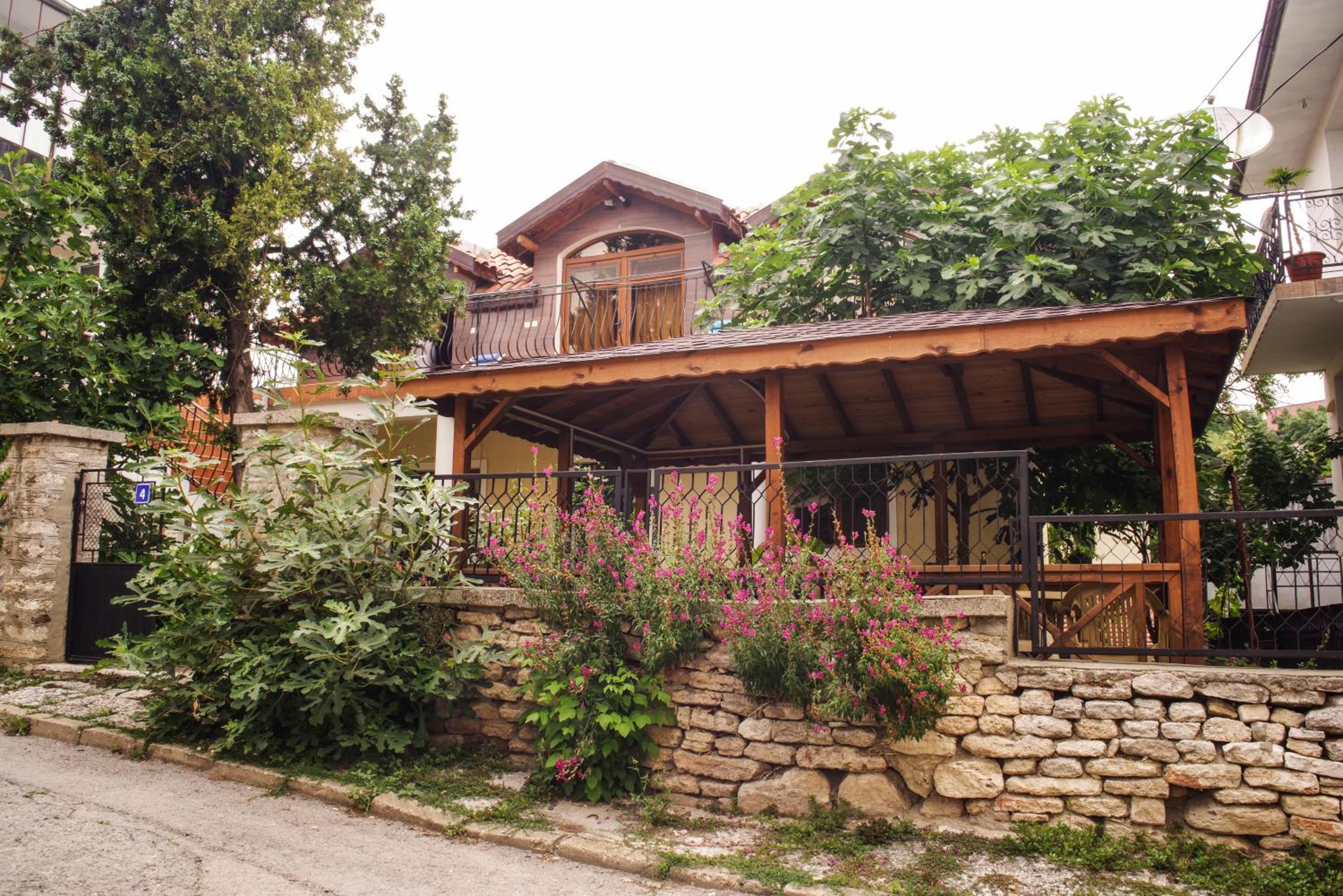 Guest House Yoanna