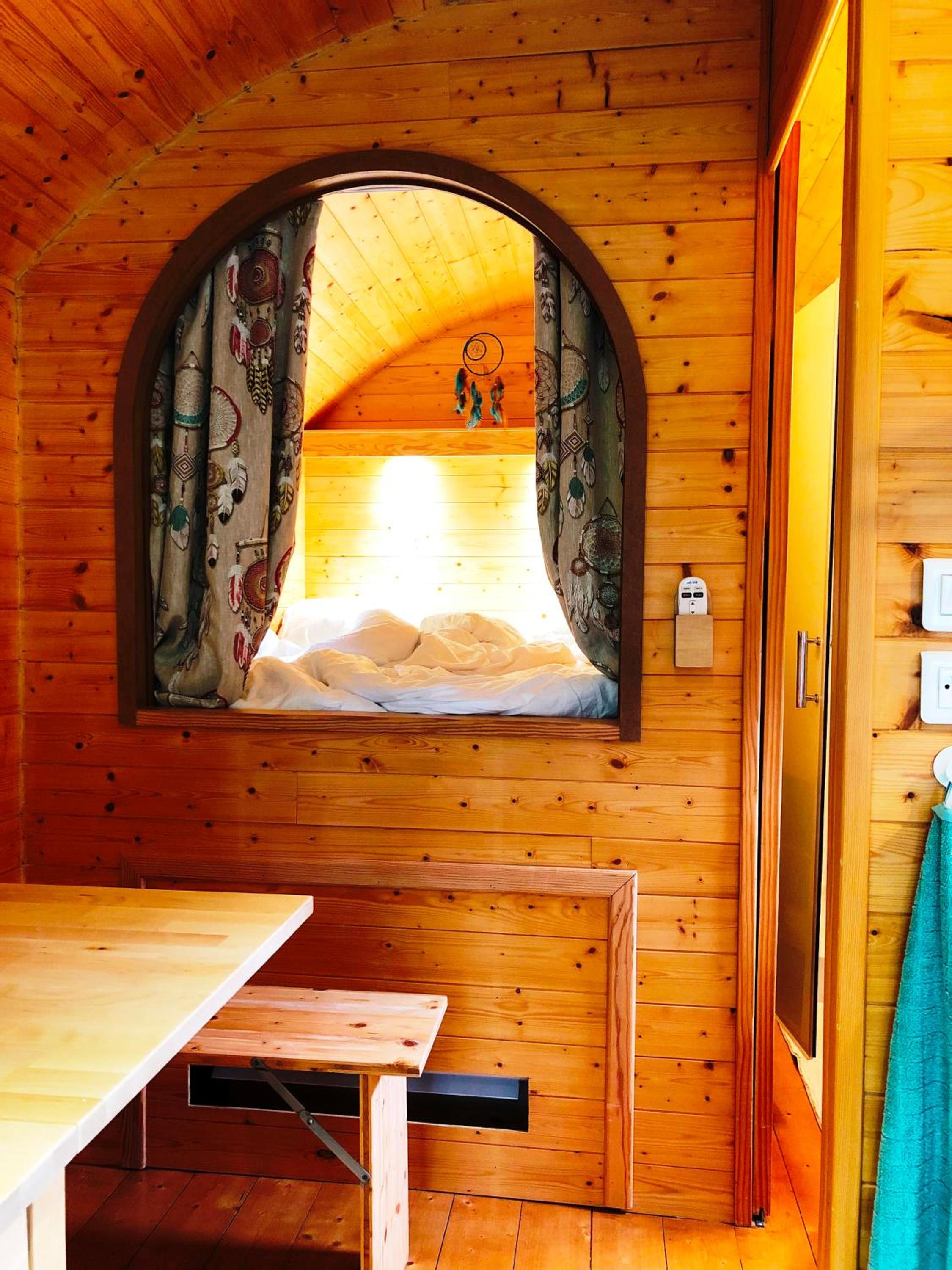 Millygite Chalet-on-wheels by the river view 3